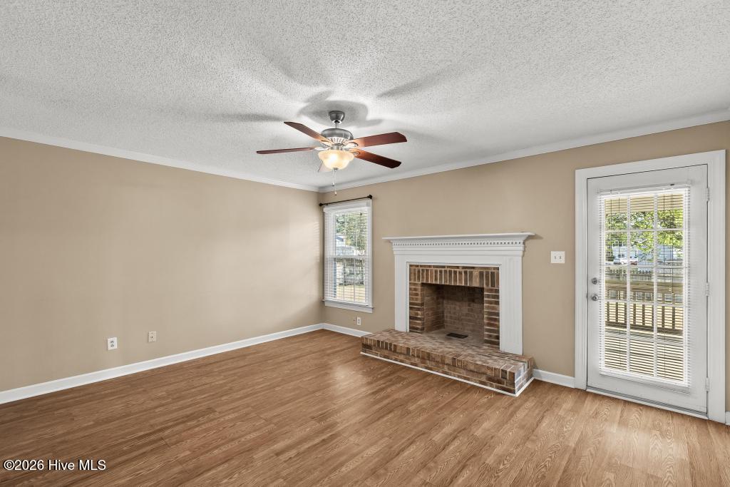 100566141 | Photo 14