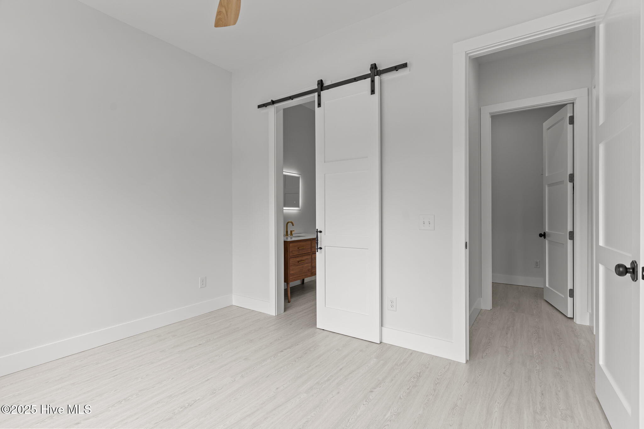 100506453 | Photo 27