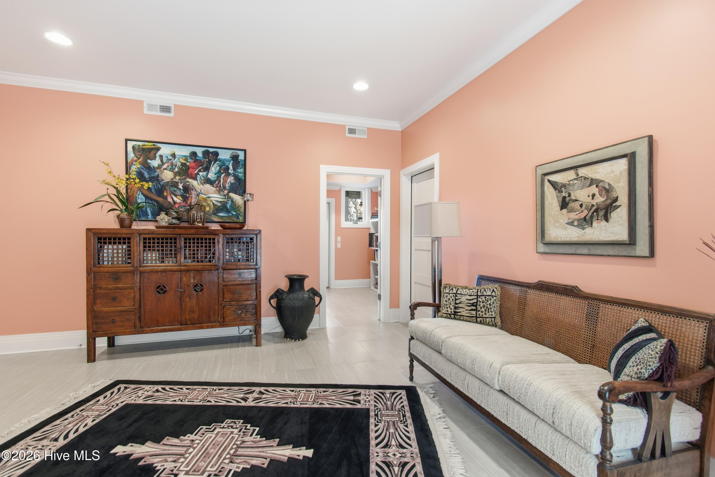 100549658 | Photo 65