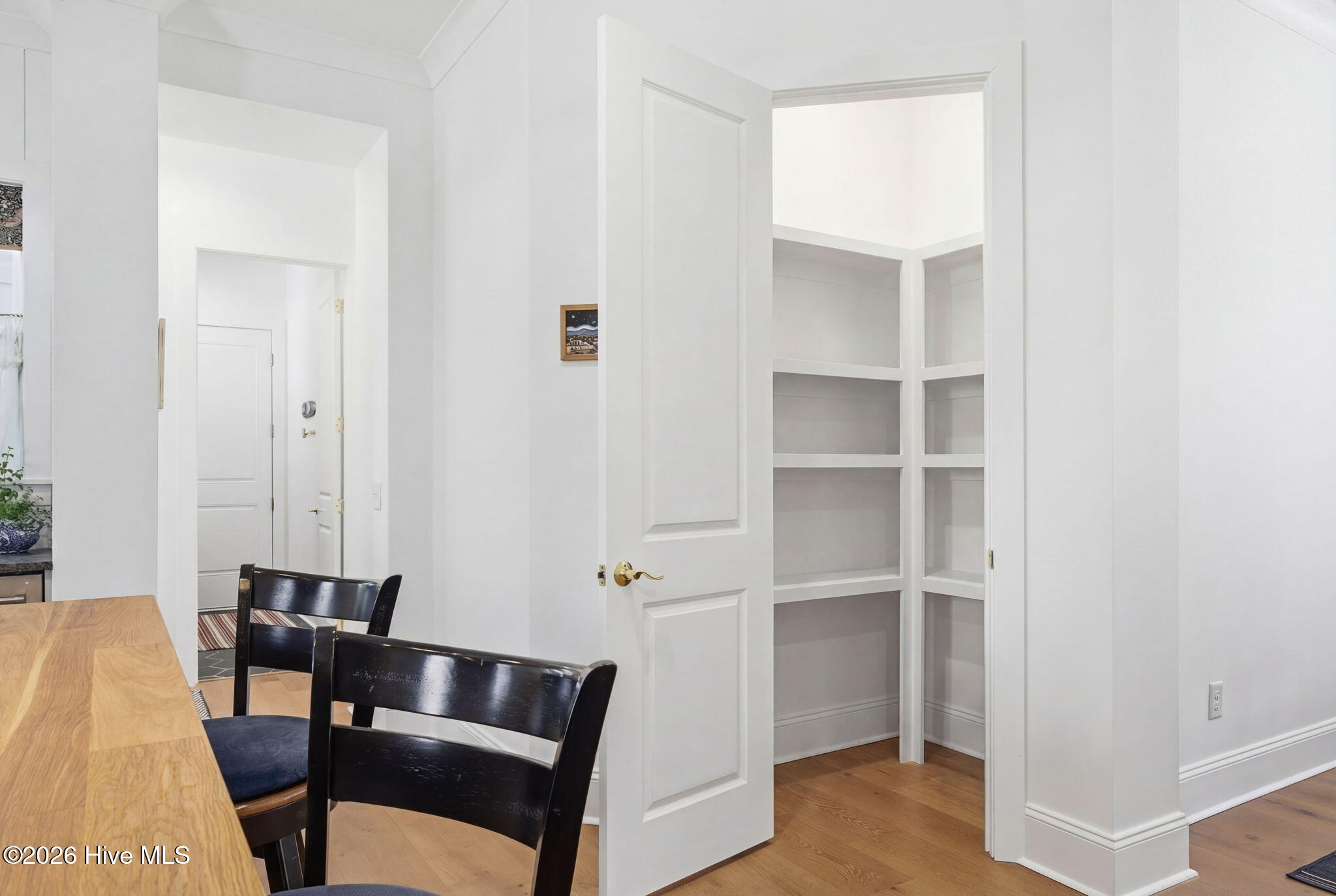 100562076 | Photo 30