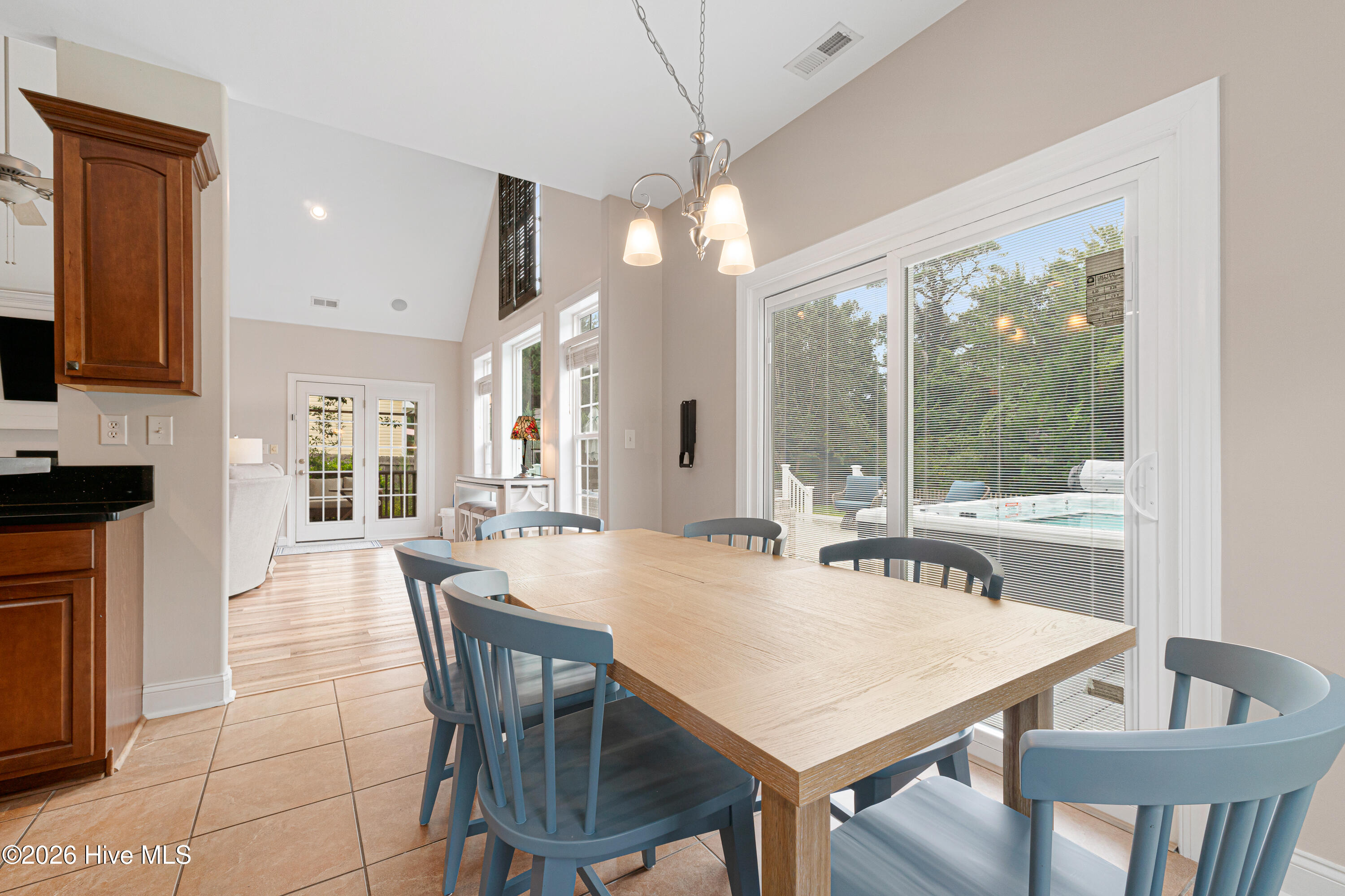 412 Waverly Court,Newport