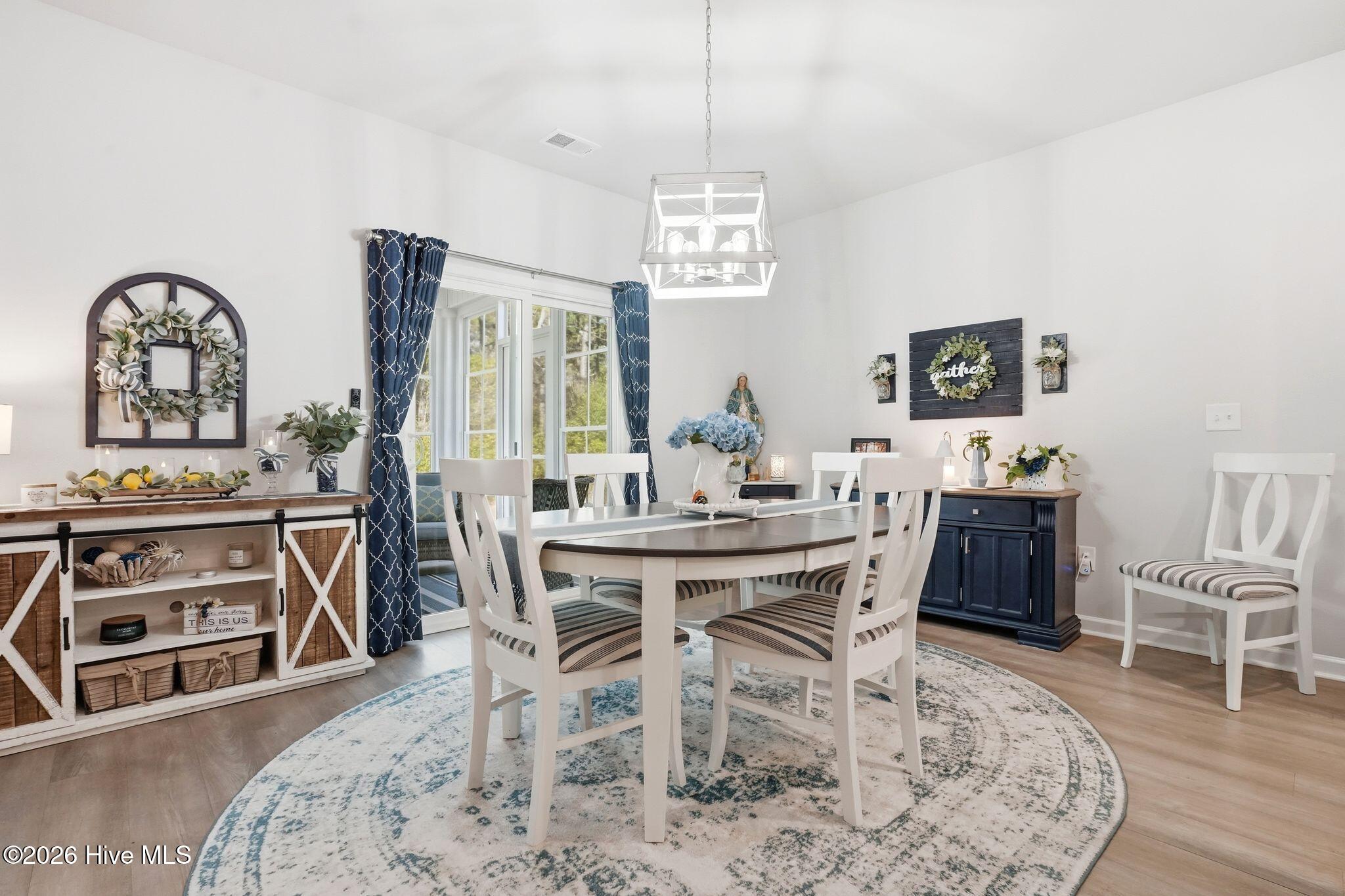 100560764 | Photo 18