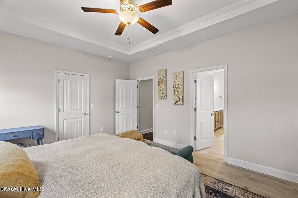 100554111 | Photo 18