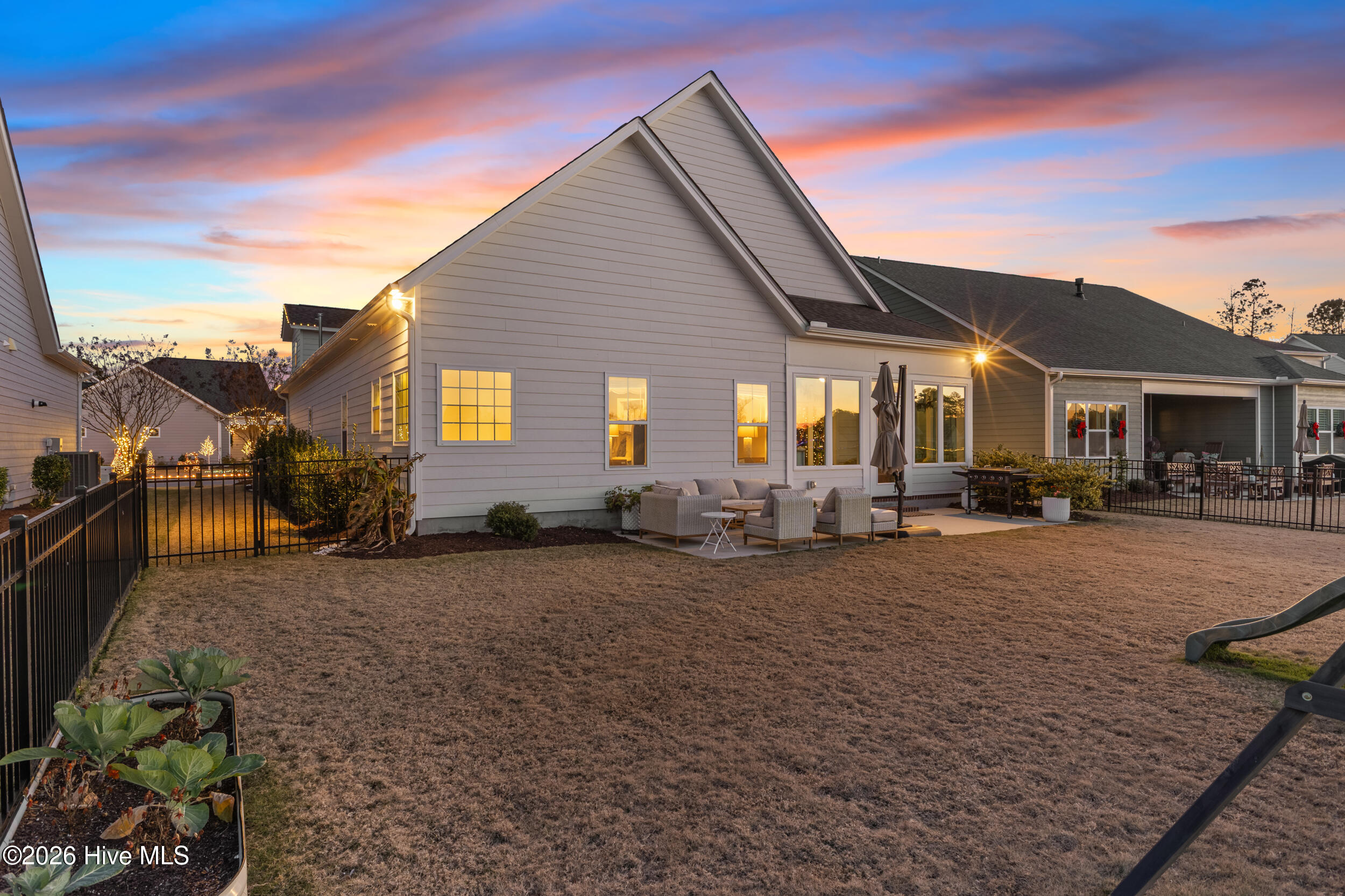 100545228 | Photo 42