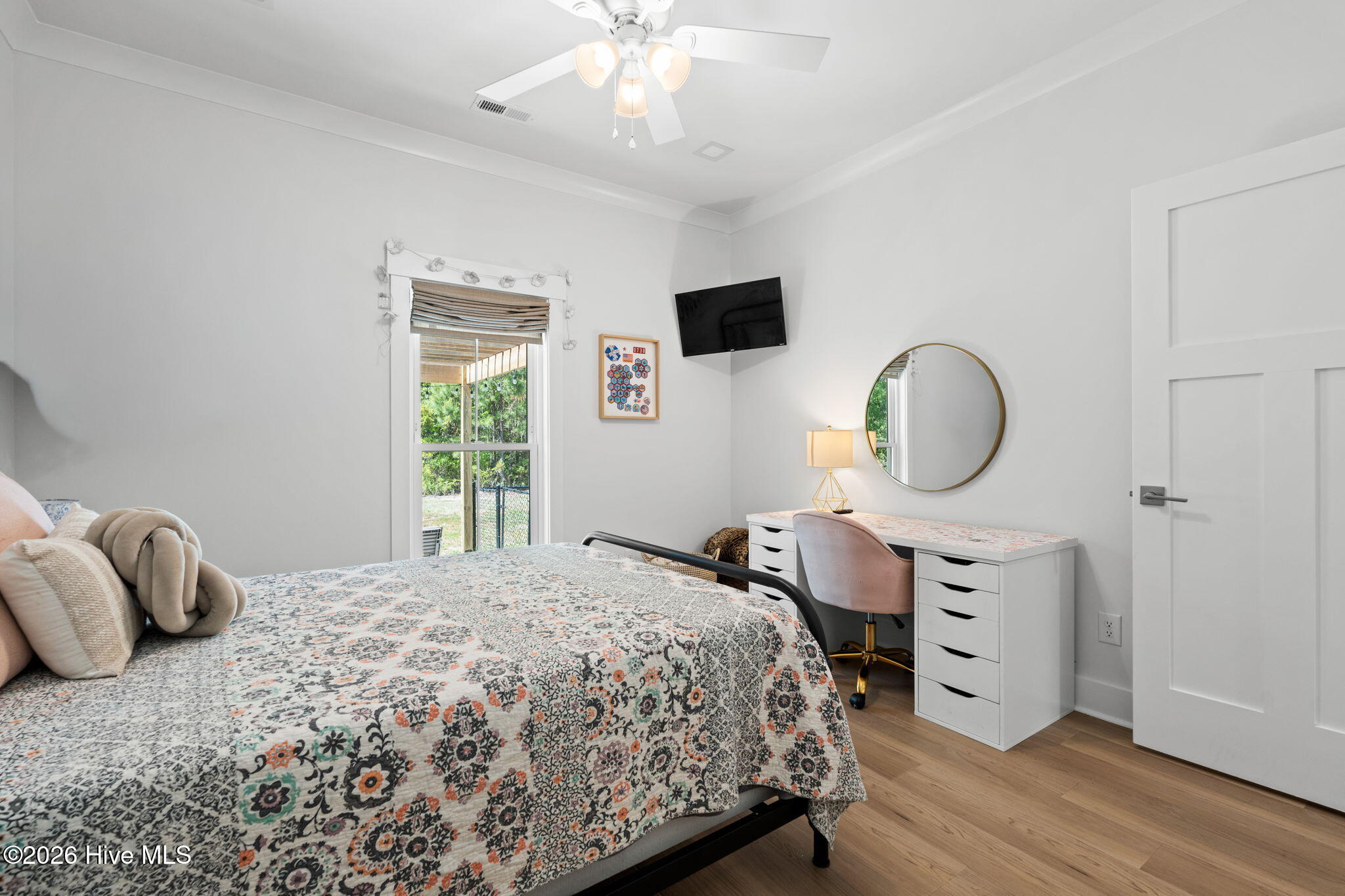 100569675 | Photo 25