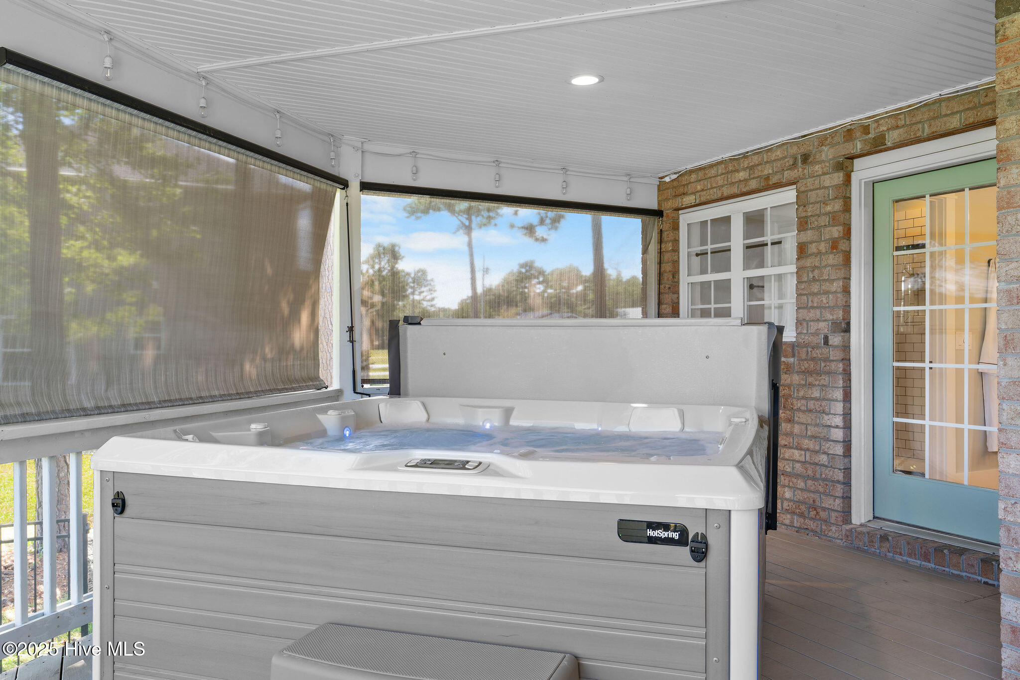 100526729 | Photo 78