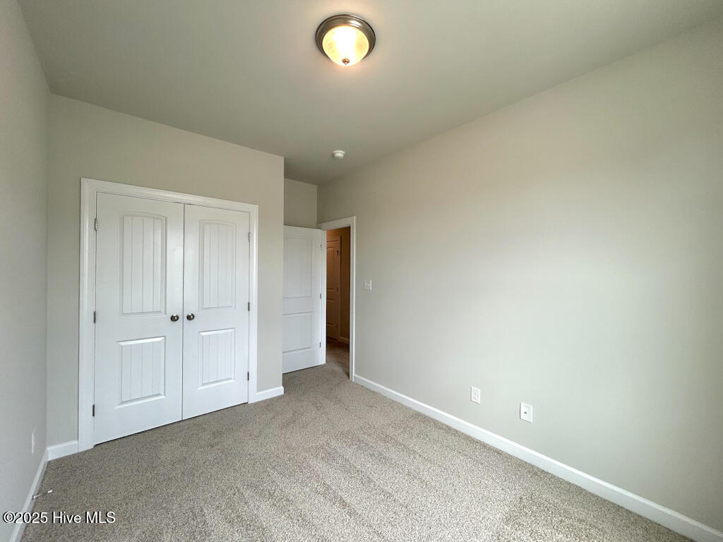 100543602 | Photo 32