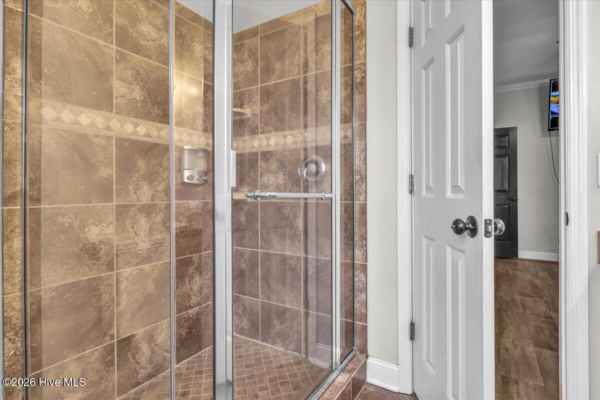 100561788 | Photo 53