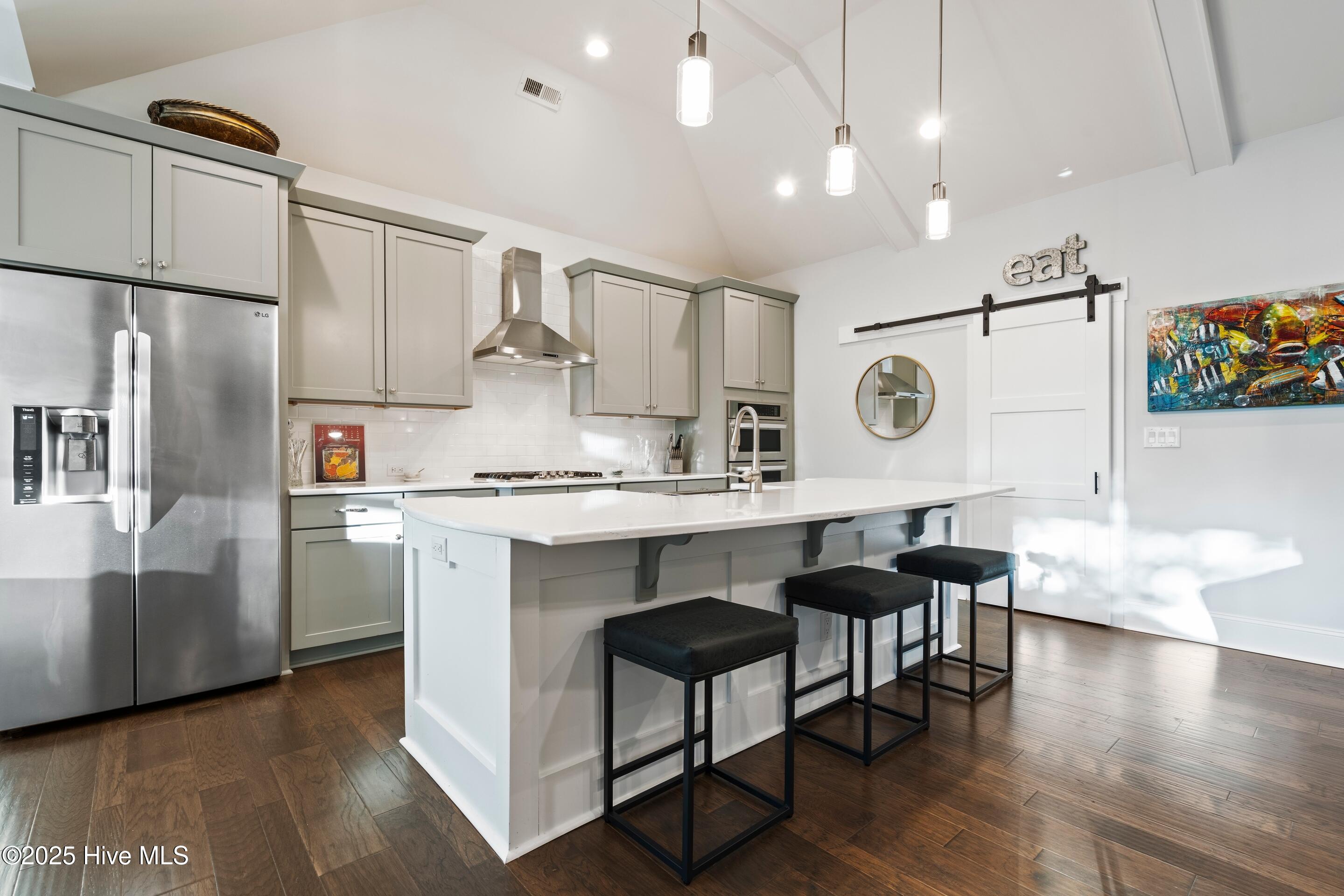 100542073 | Photo 18