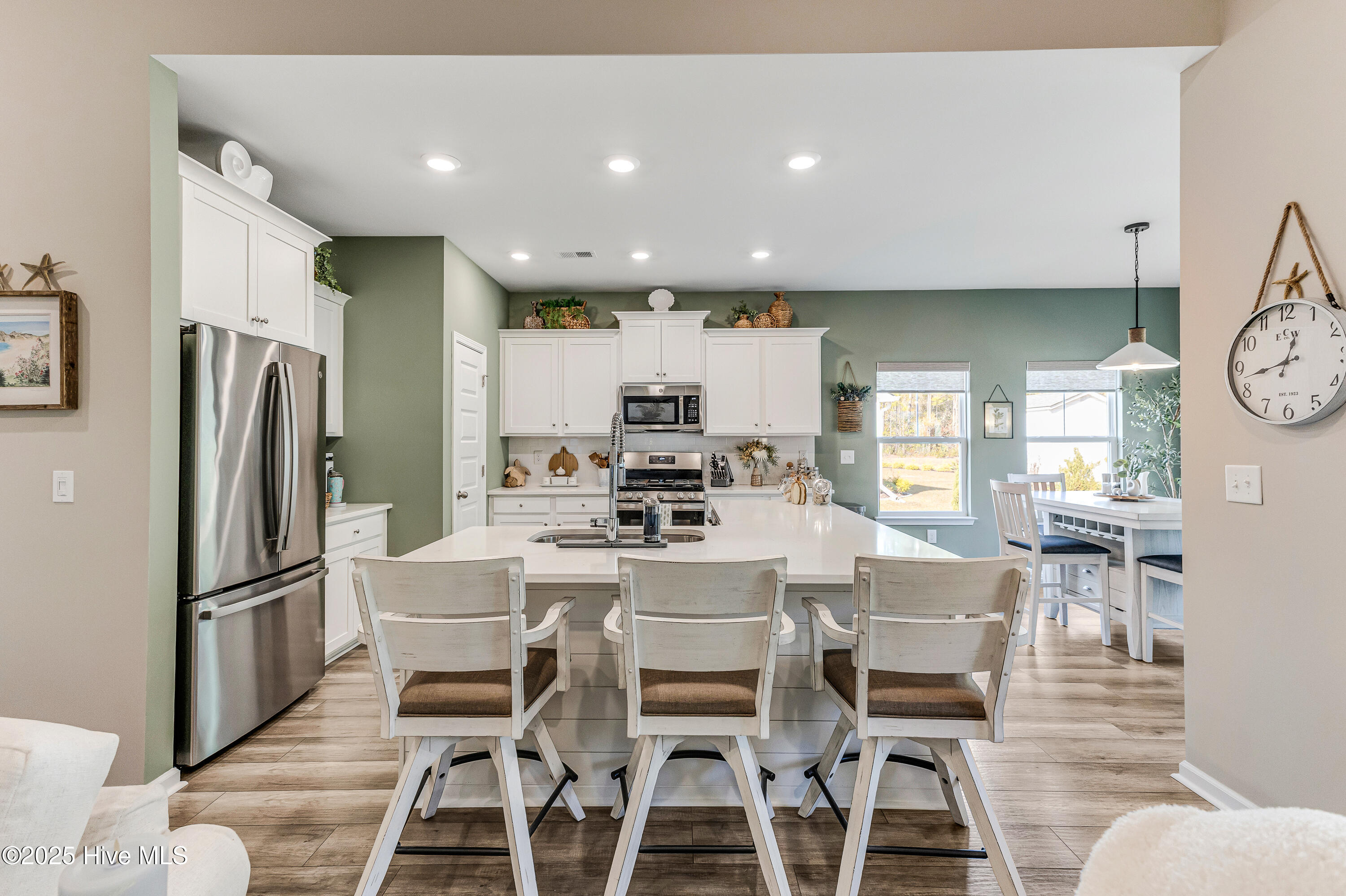 100542880 | Photo 18