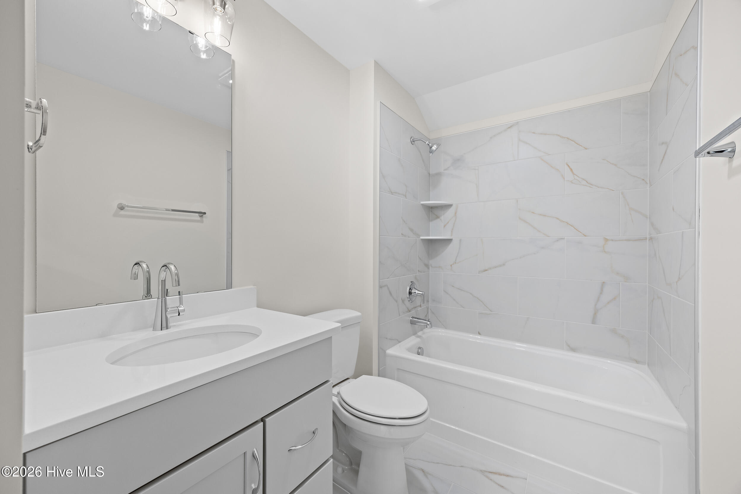 100539841 | Photo 33