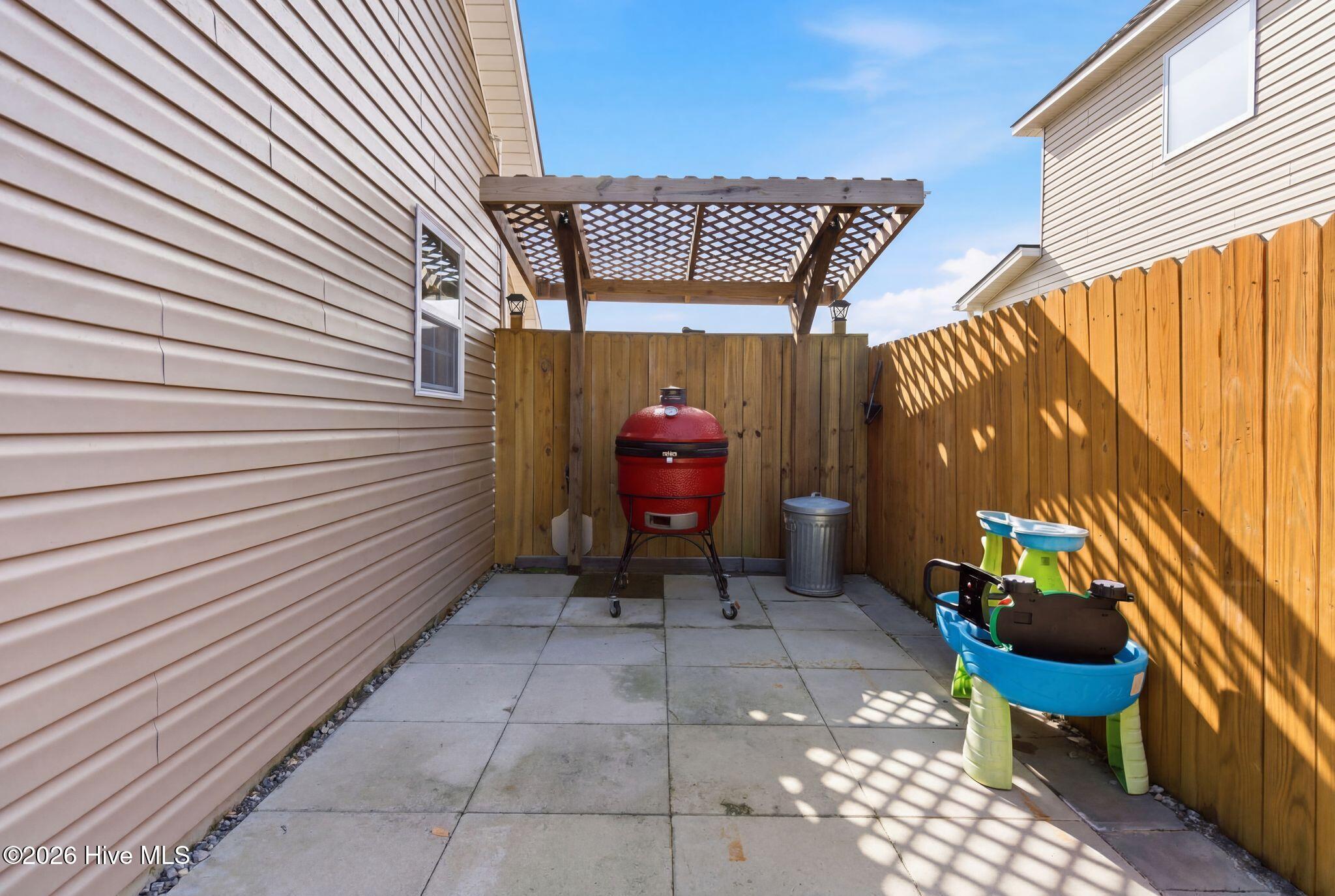 100558207 | Photo 38