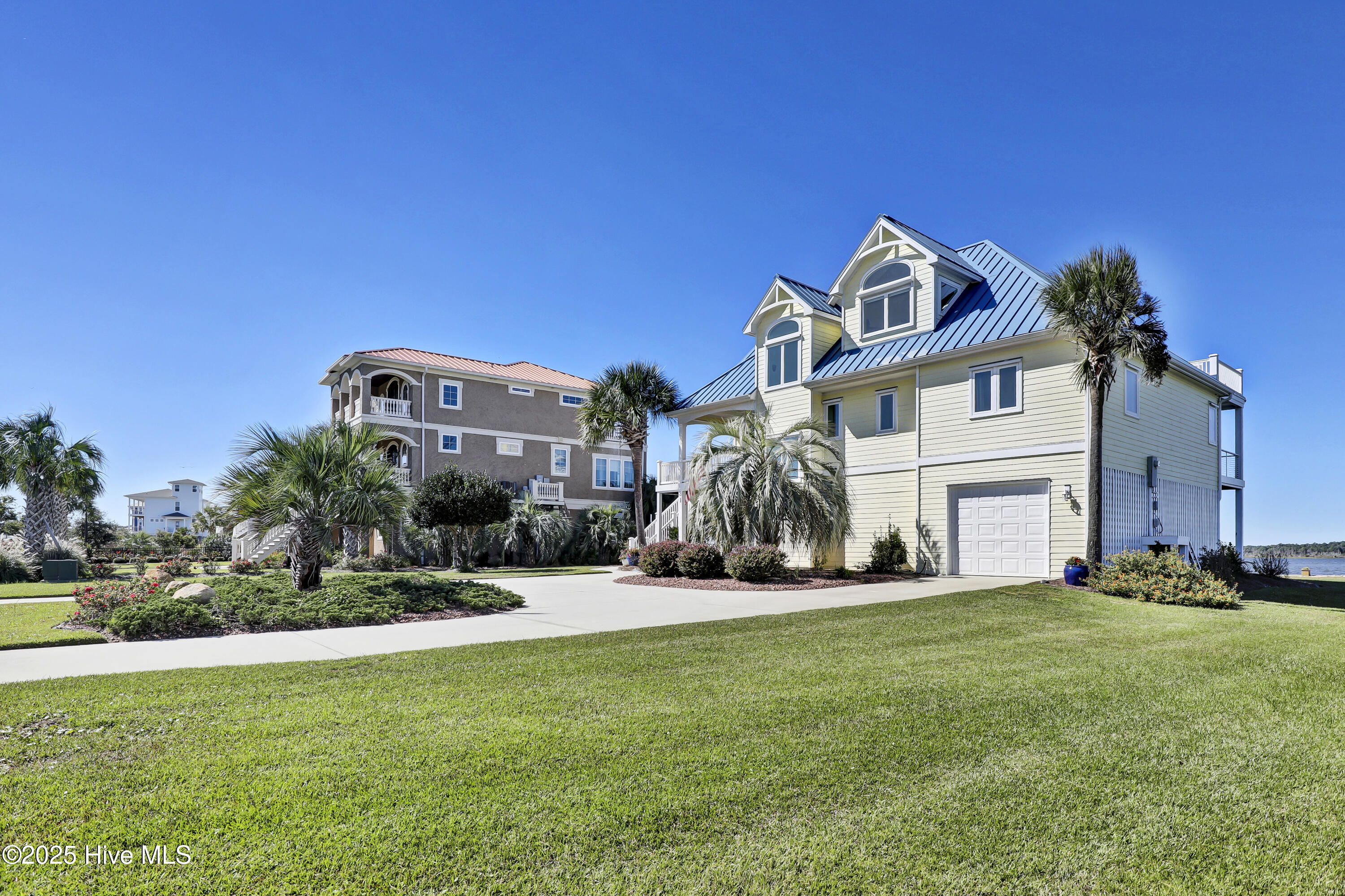 100537166 | Photo 15