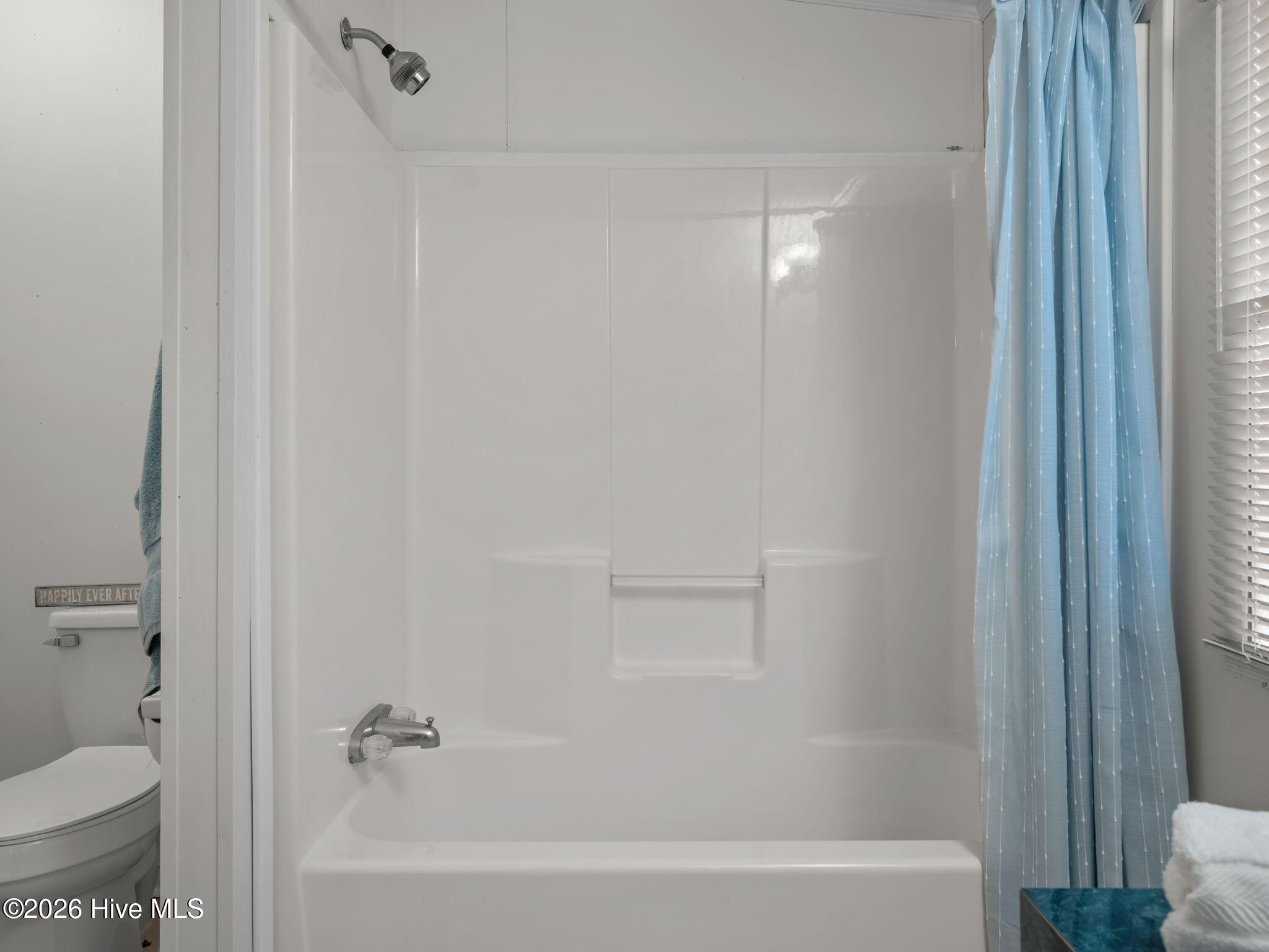 100548525 | Photo 21