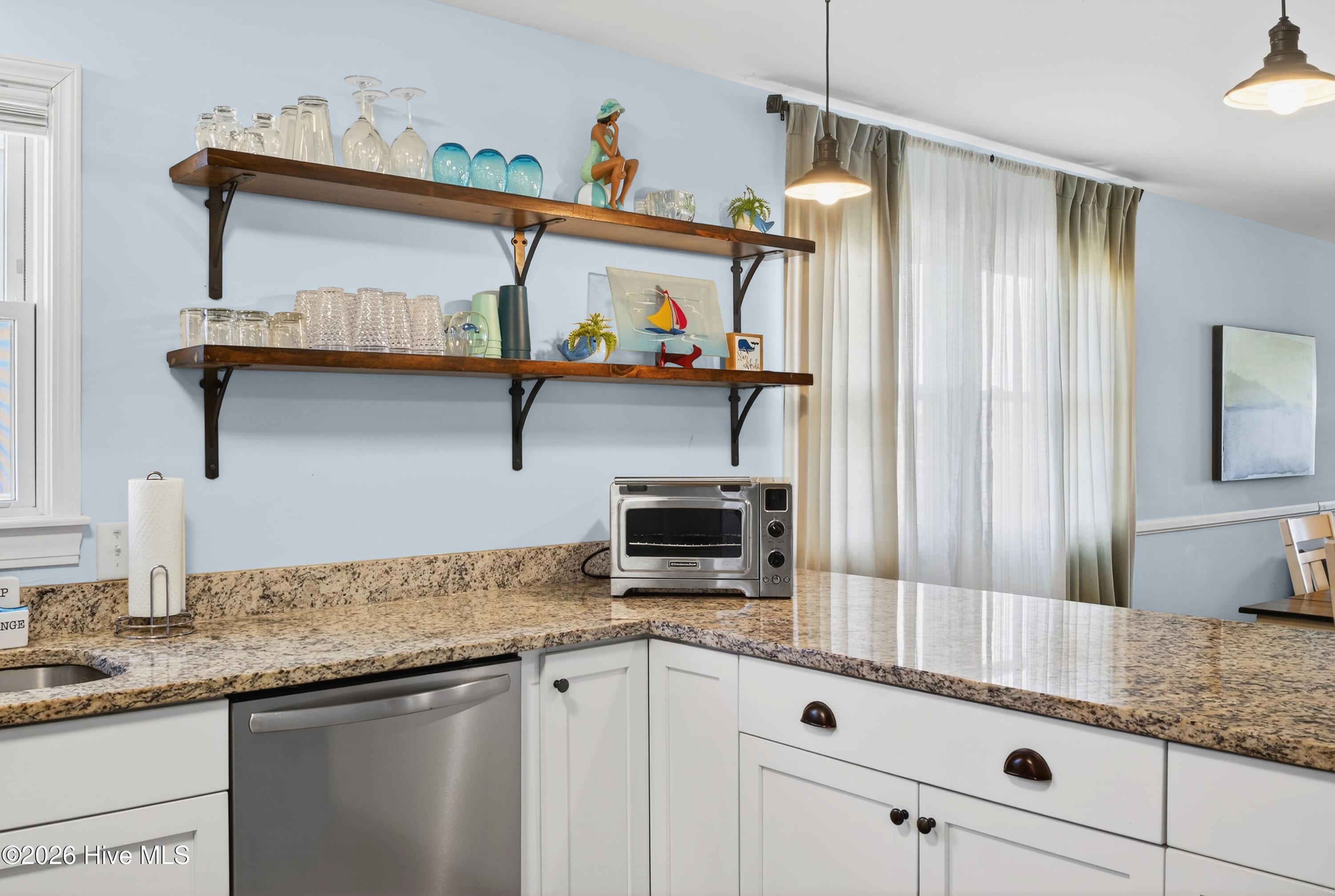 100560758 | Photo 24