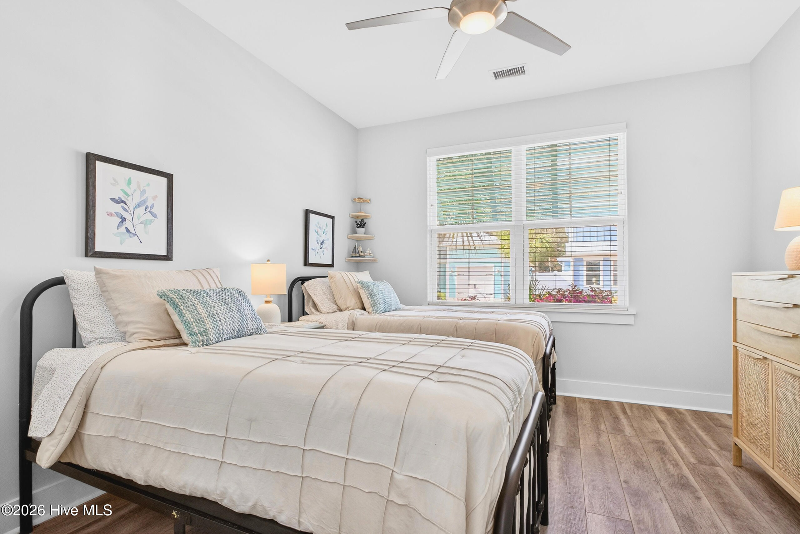 100559730 | Photo 37