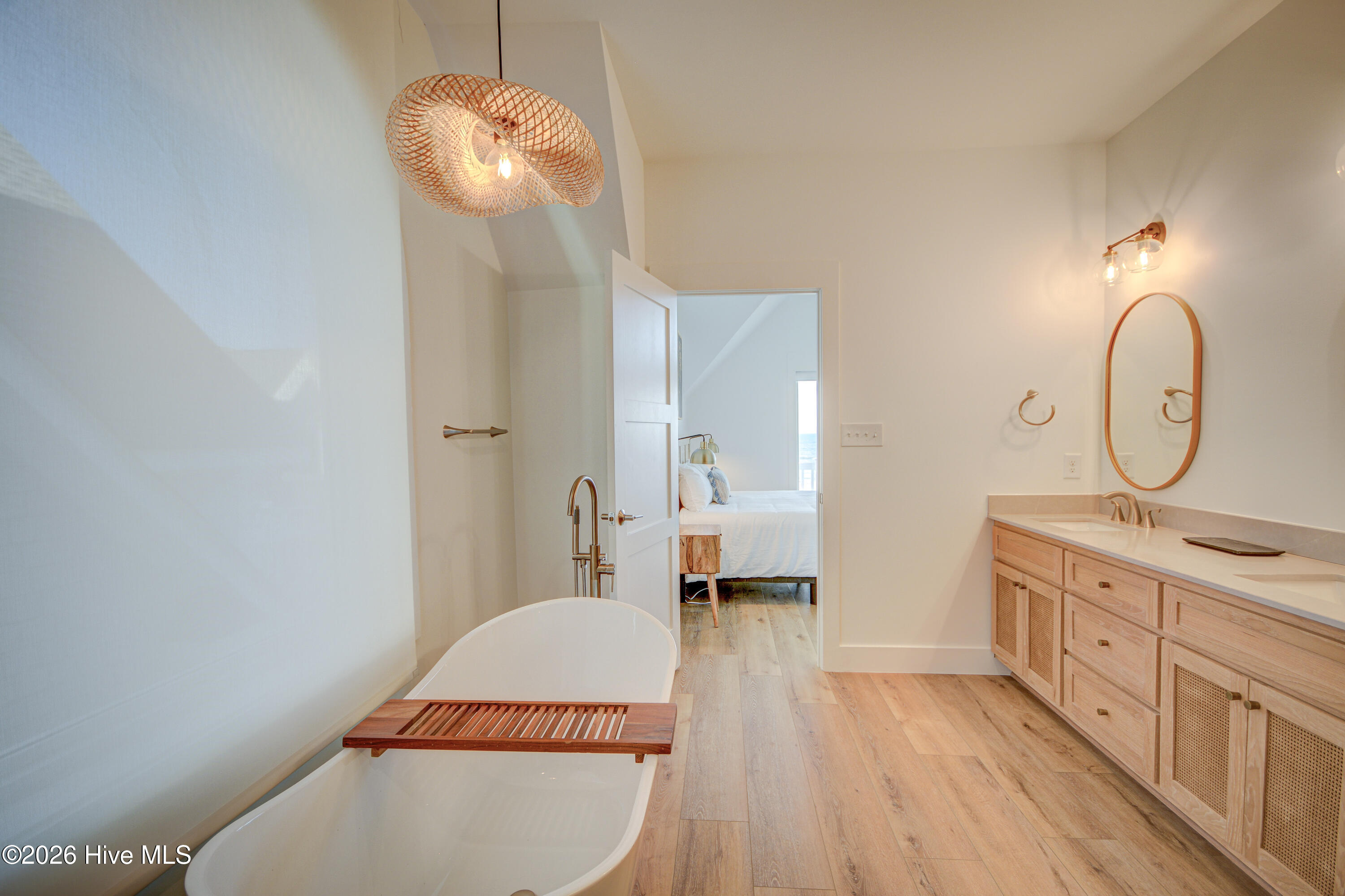 100556459 | Photo 26