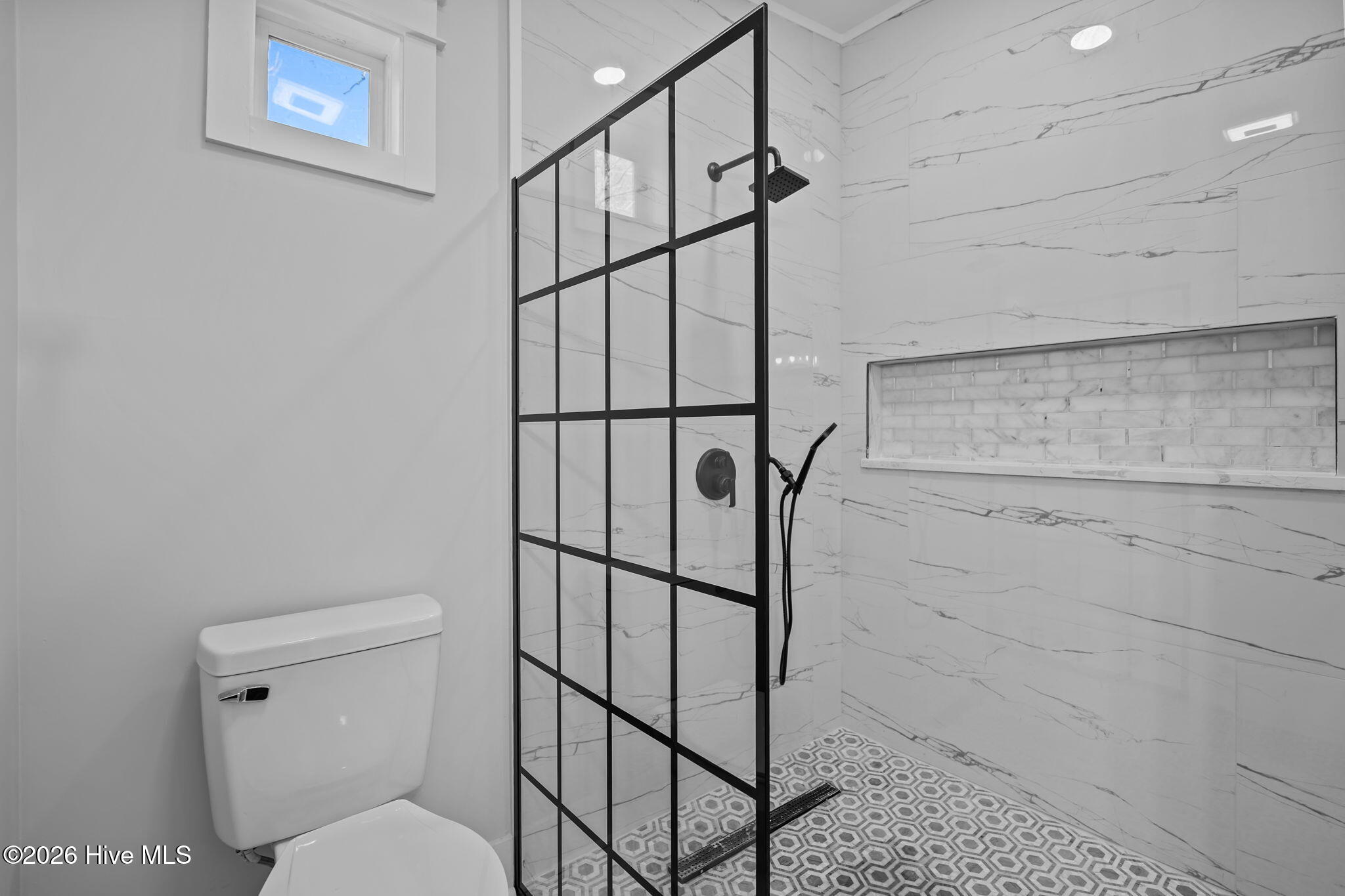 100550651 | Photo 34