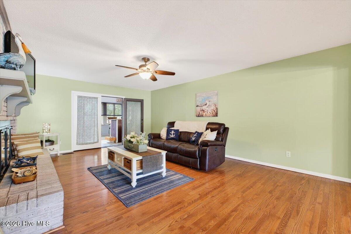 100554267 | Photo 16