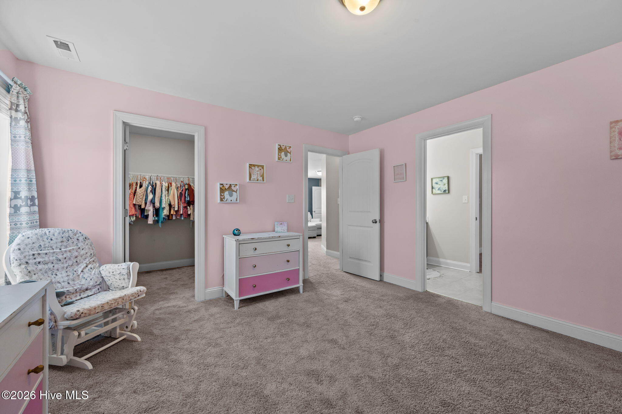 100557396 | Photo 37