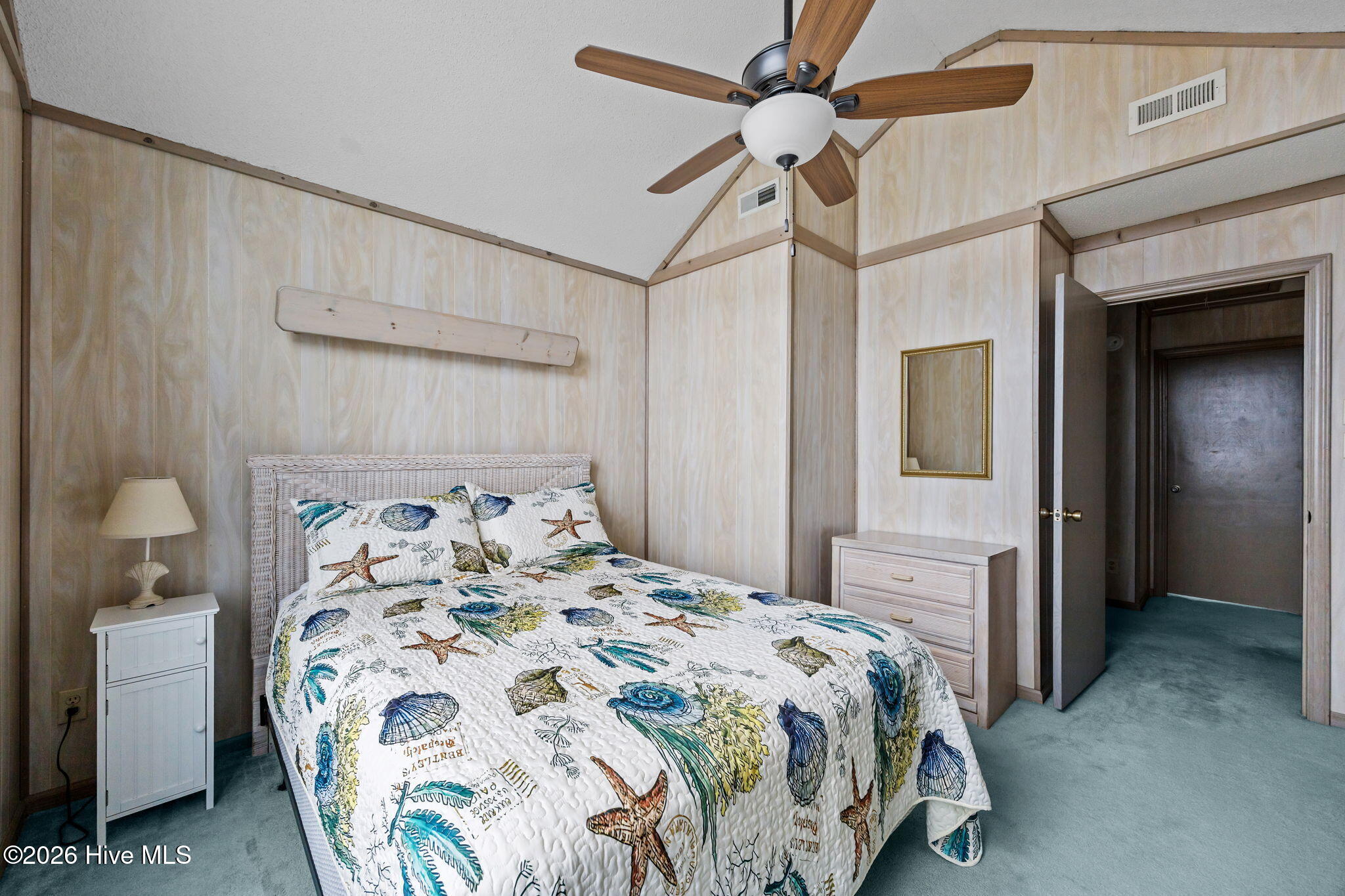 100554247 | Photo 46