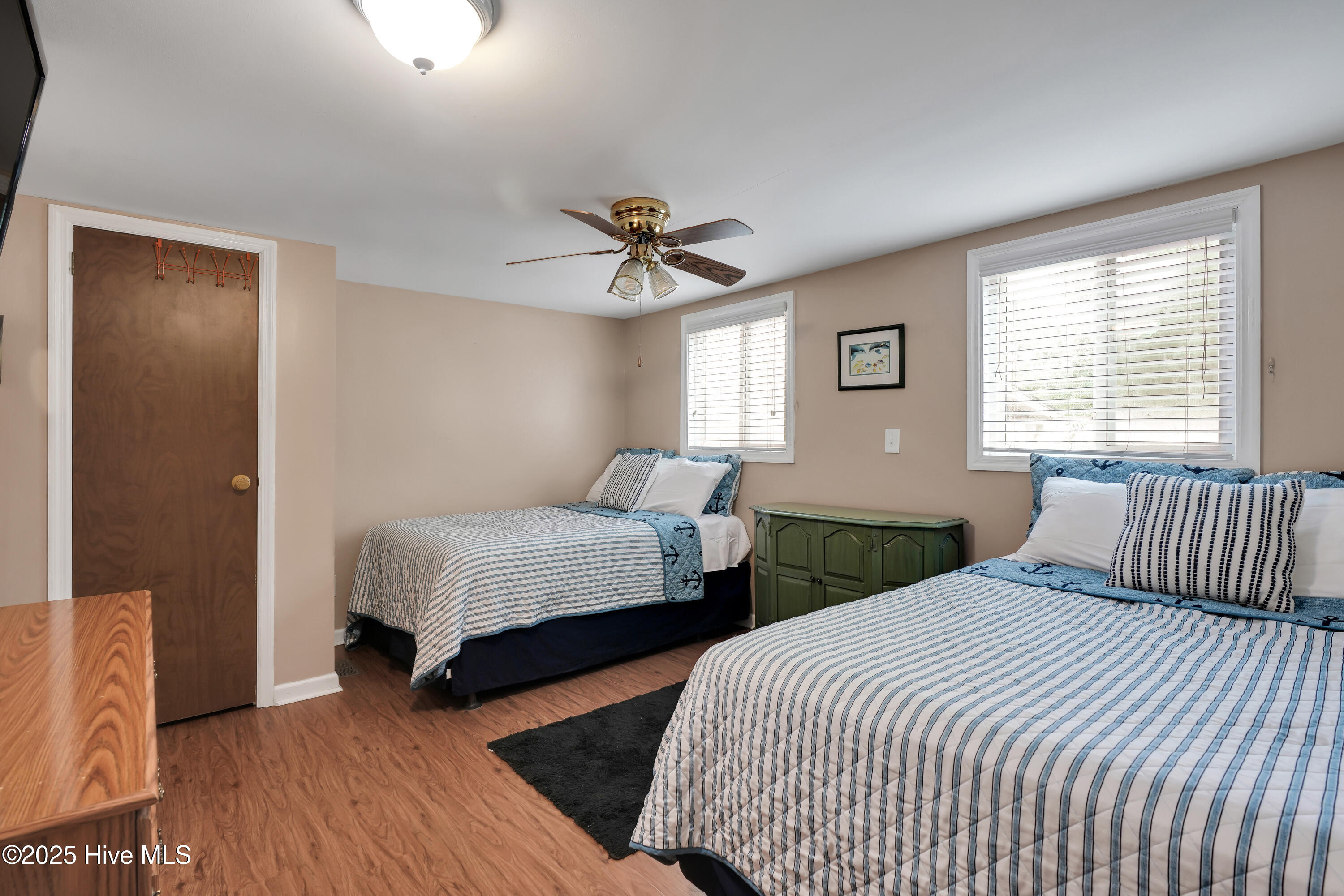 100556087 | Photo 16