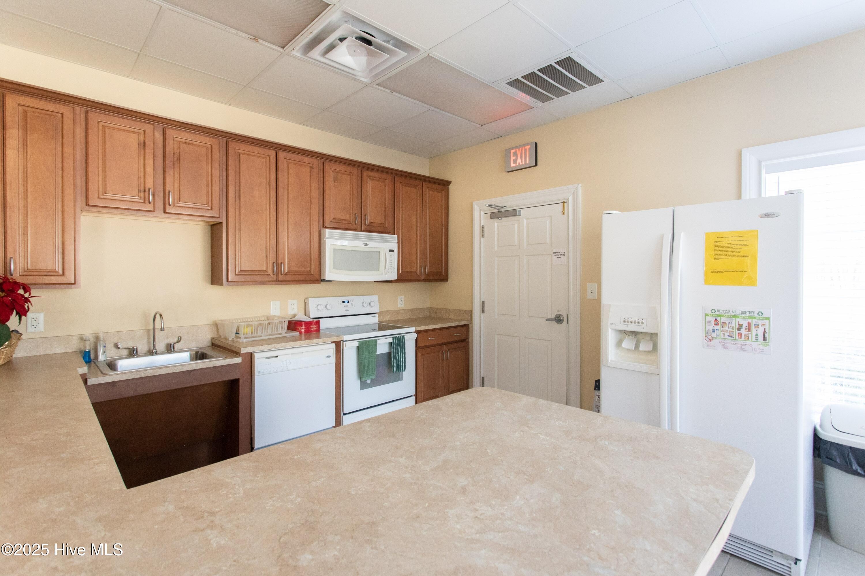 100532334 | Photo 60