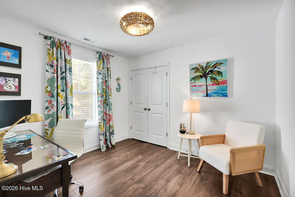 100565738 | Photo 30