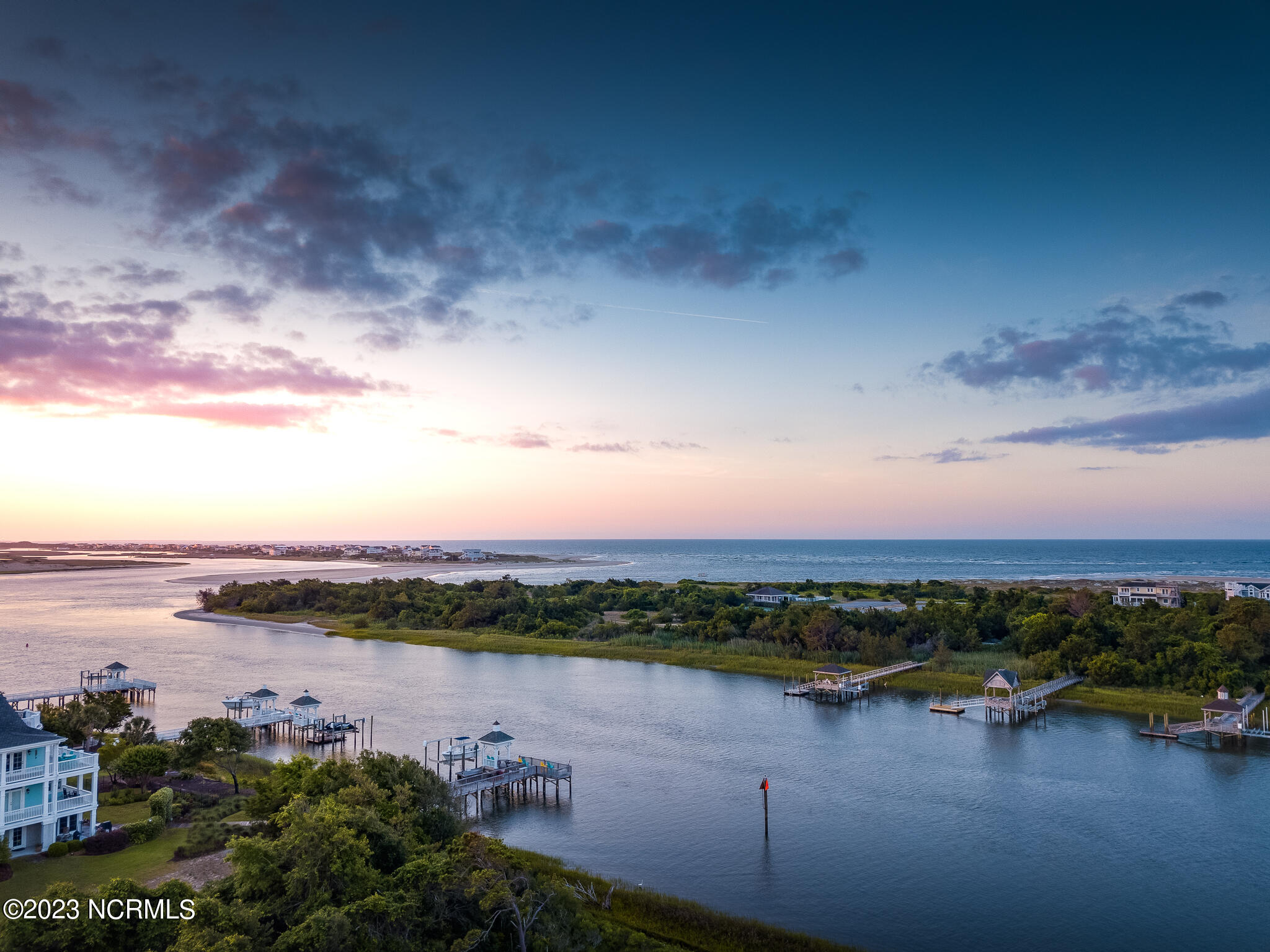 100562342 | Photo 44