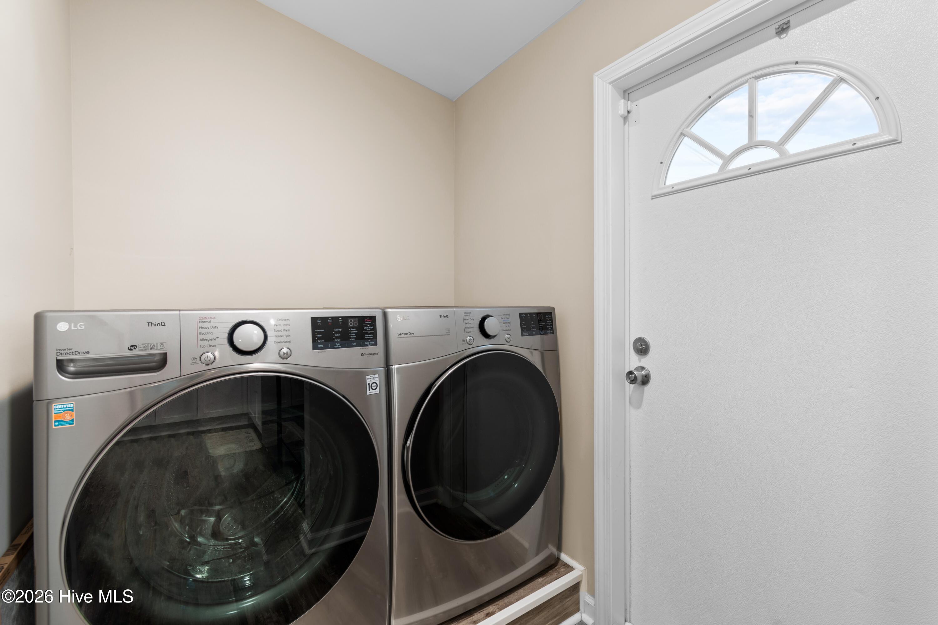 100562526 | Photo 14