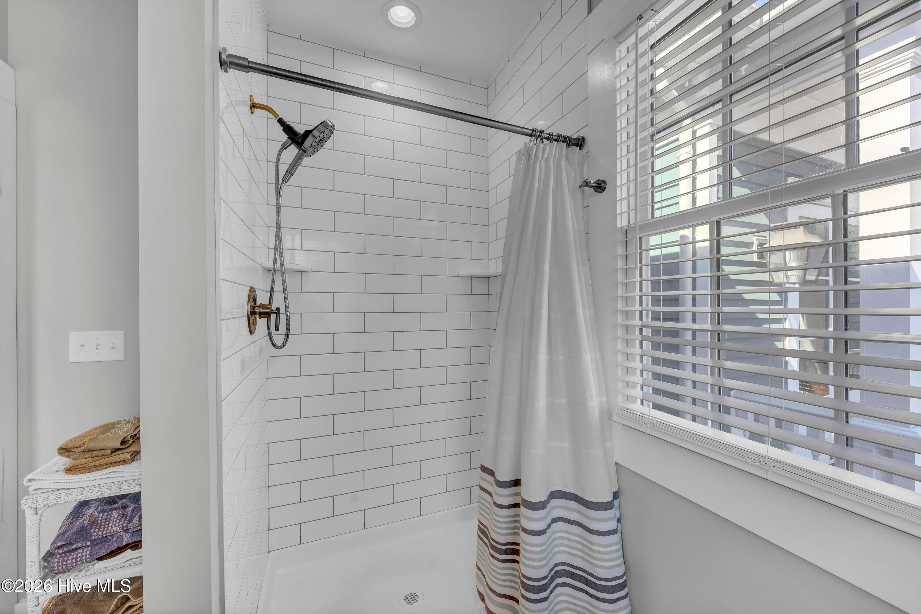 100555907 | Photo 23