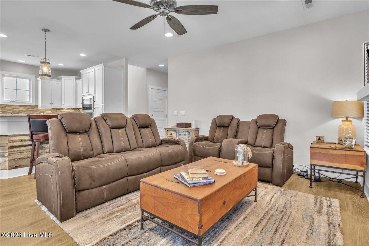 305 Ivy Lane, Carolina Beach, NC, 28428