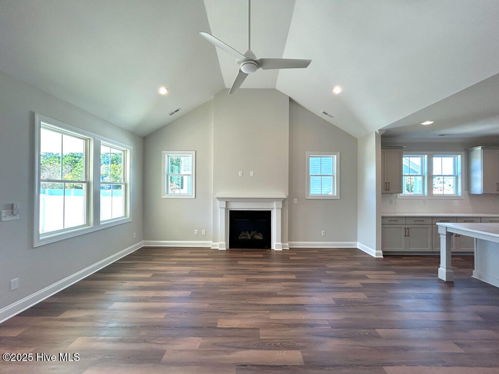 100510187 | Photo 32