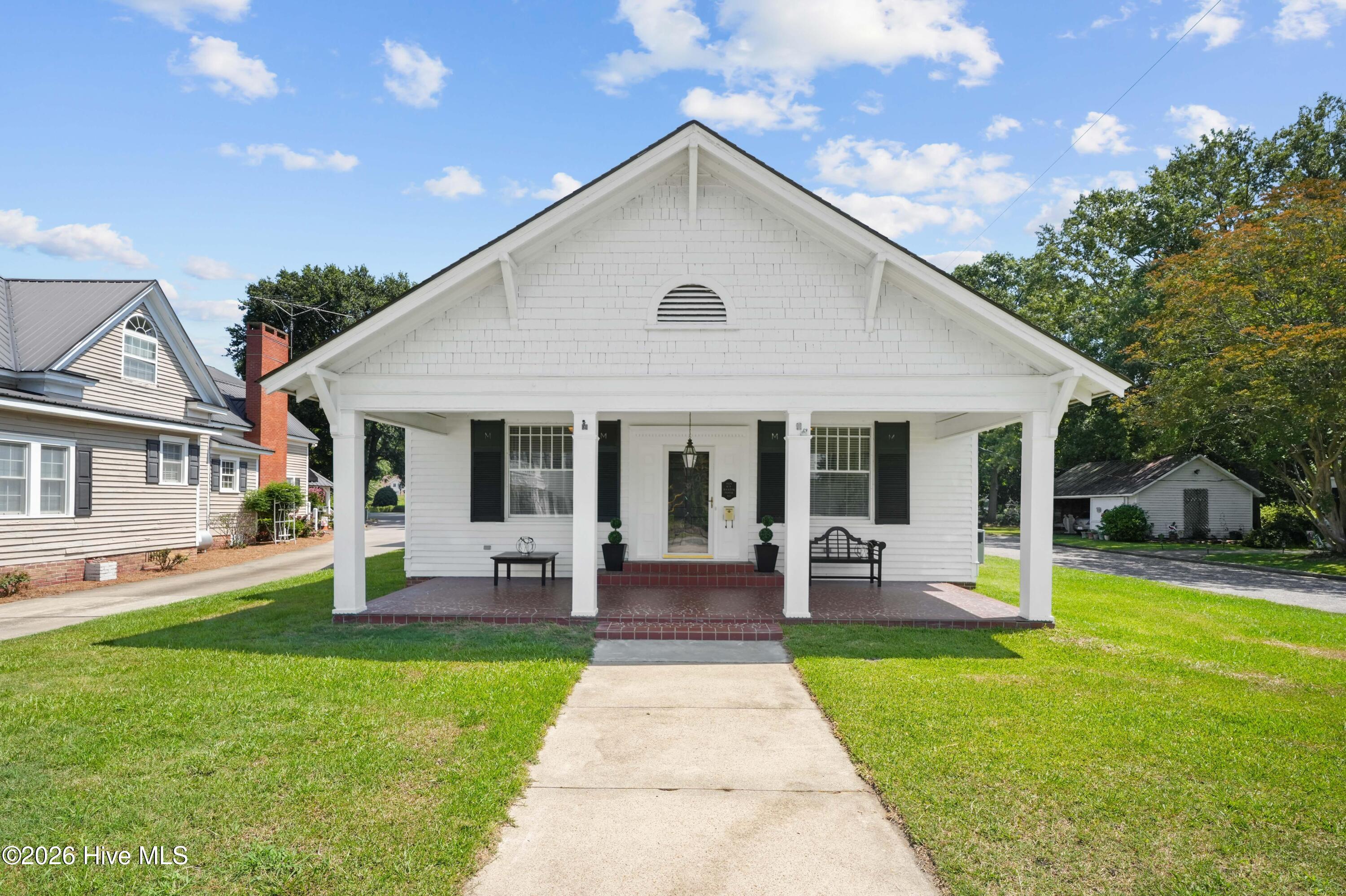 1st image of 500 W Main St, Mount Olive, NC 28365 | MLS# 100596176
