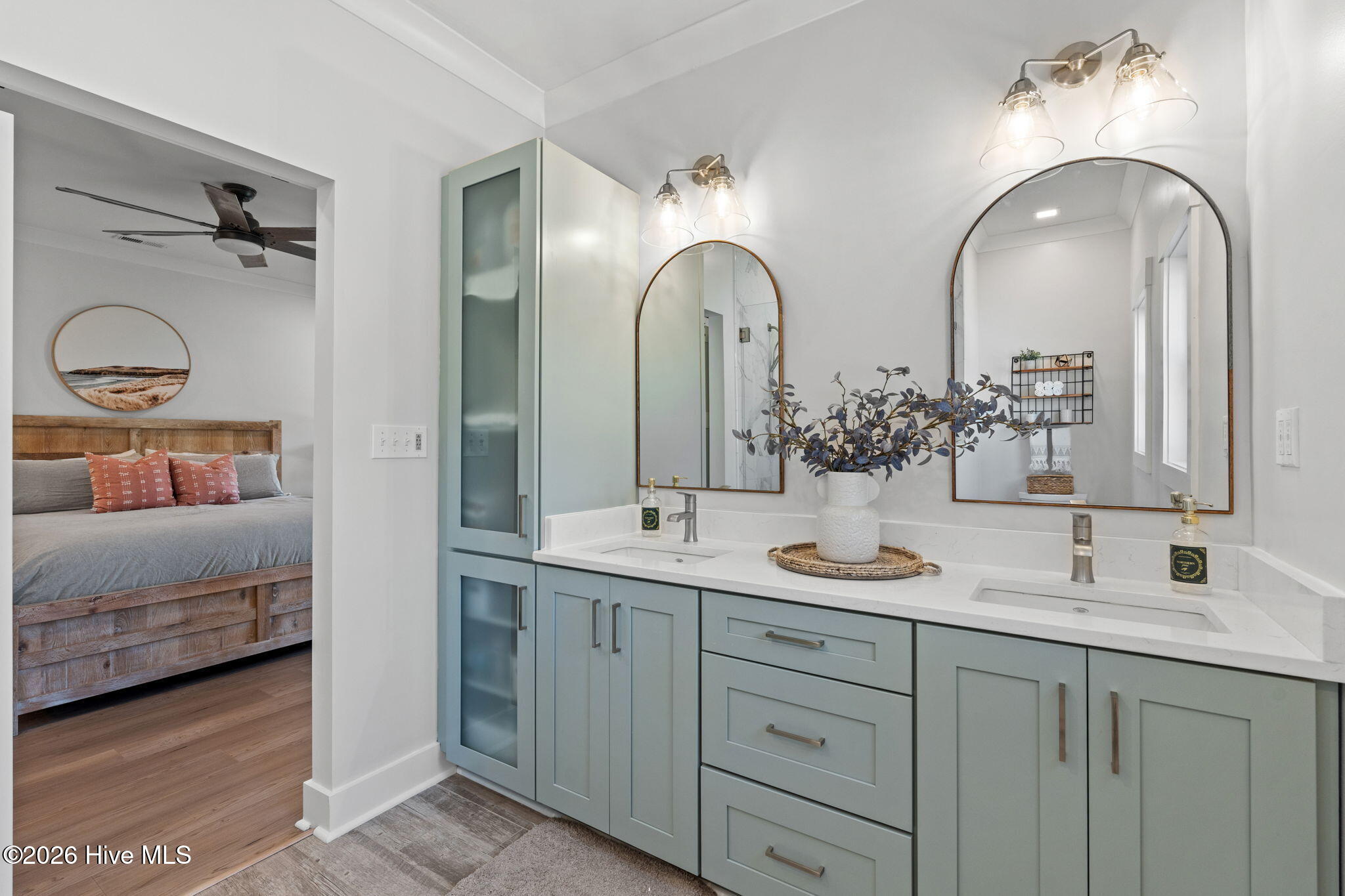 100569675 | Photo 20