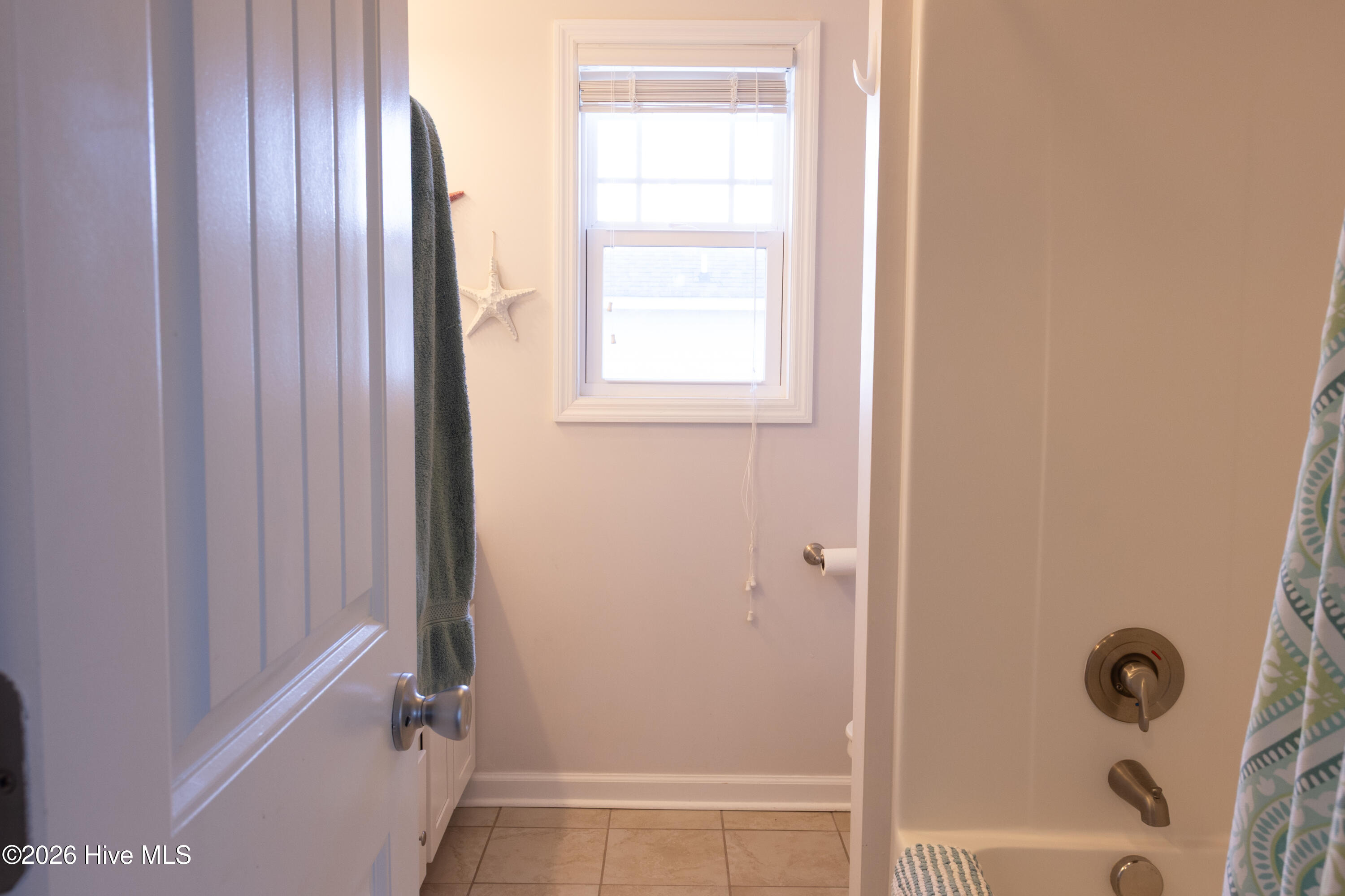 100559120 | Photo 26