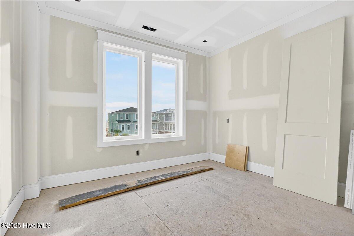 100543300 | Photo 26