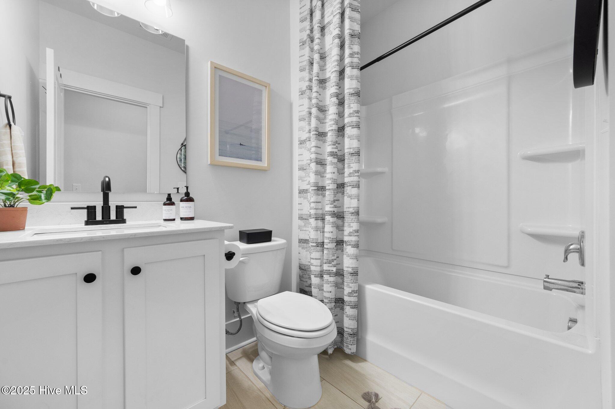 100540607 | Photo 44