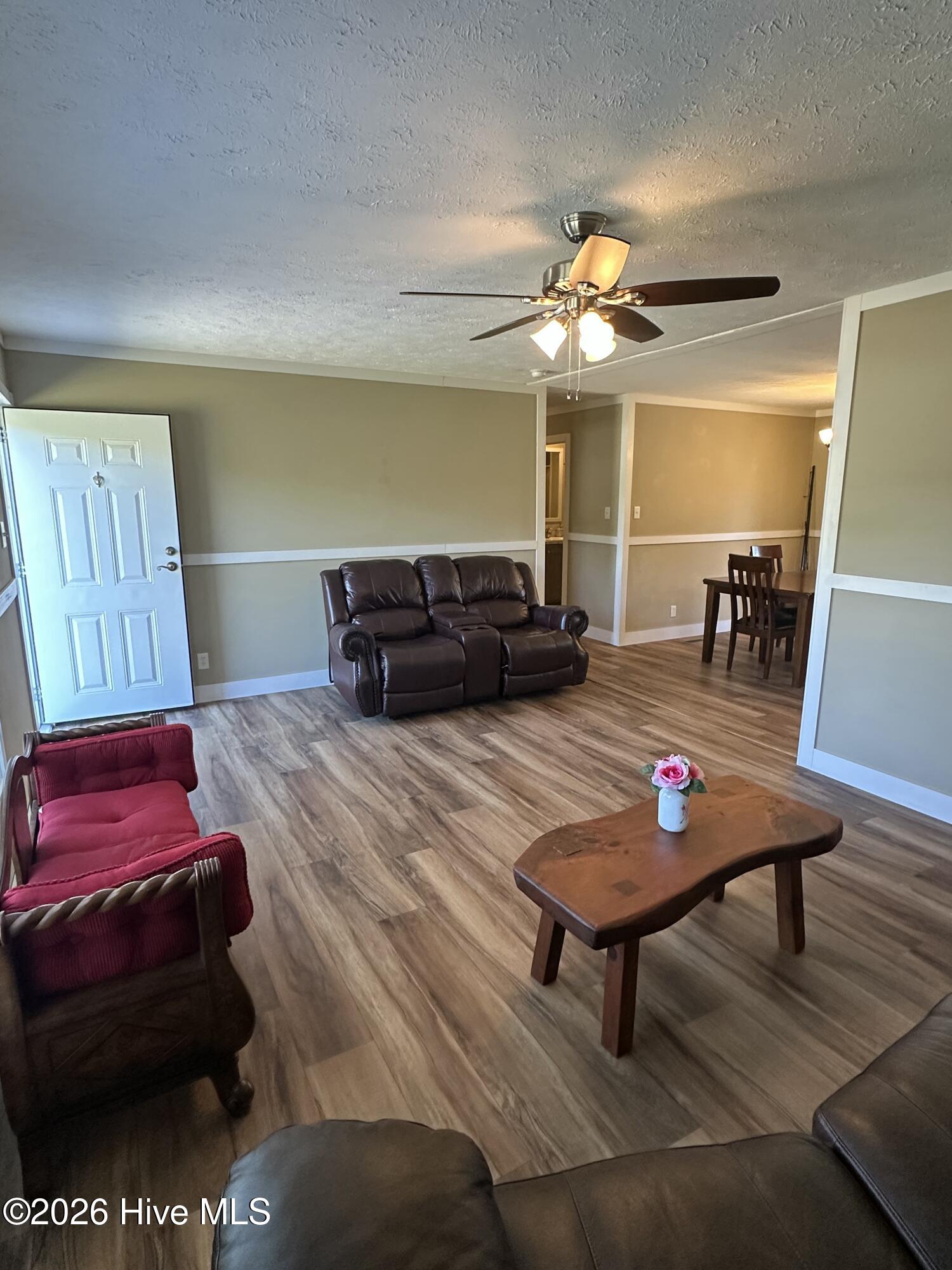 100570080 | Photo 11