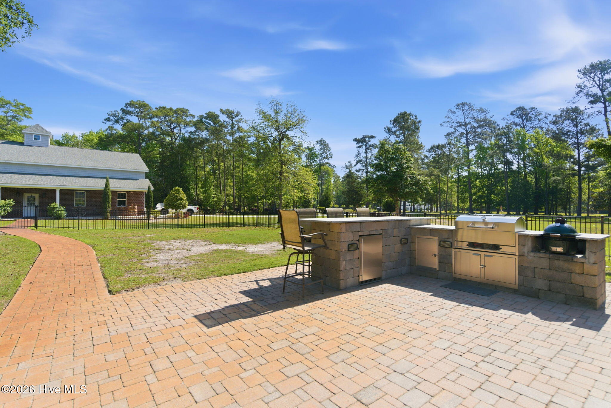 100570615 | Photo 48