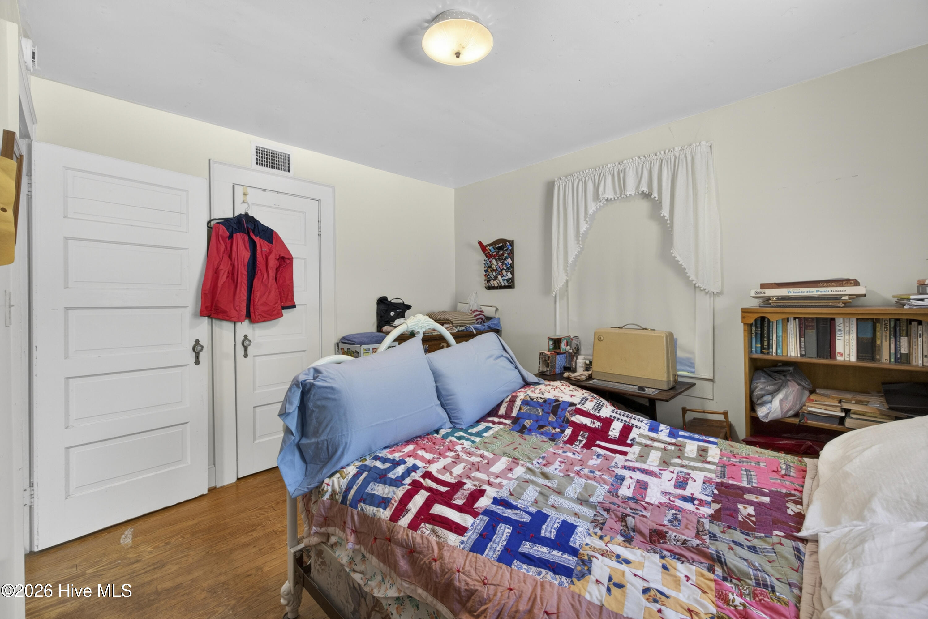 100569316 | Photo 39