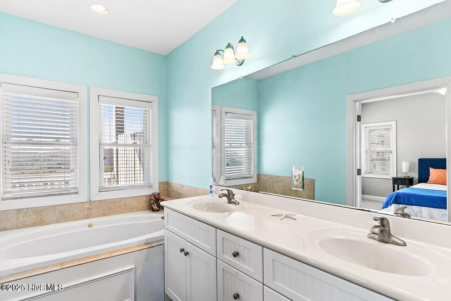 100538921 | Photo 50