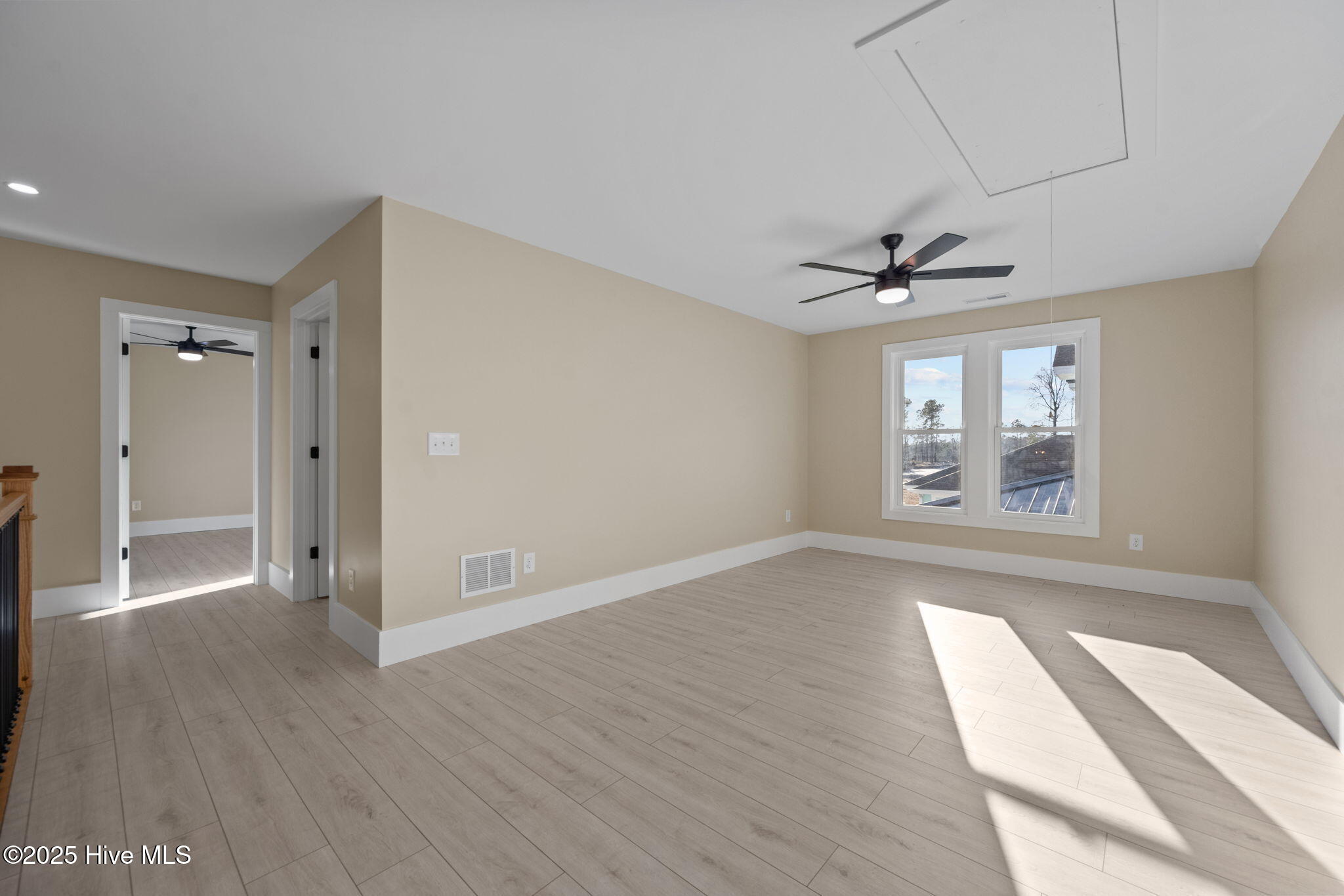 100547090 | Photo 46