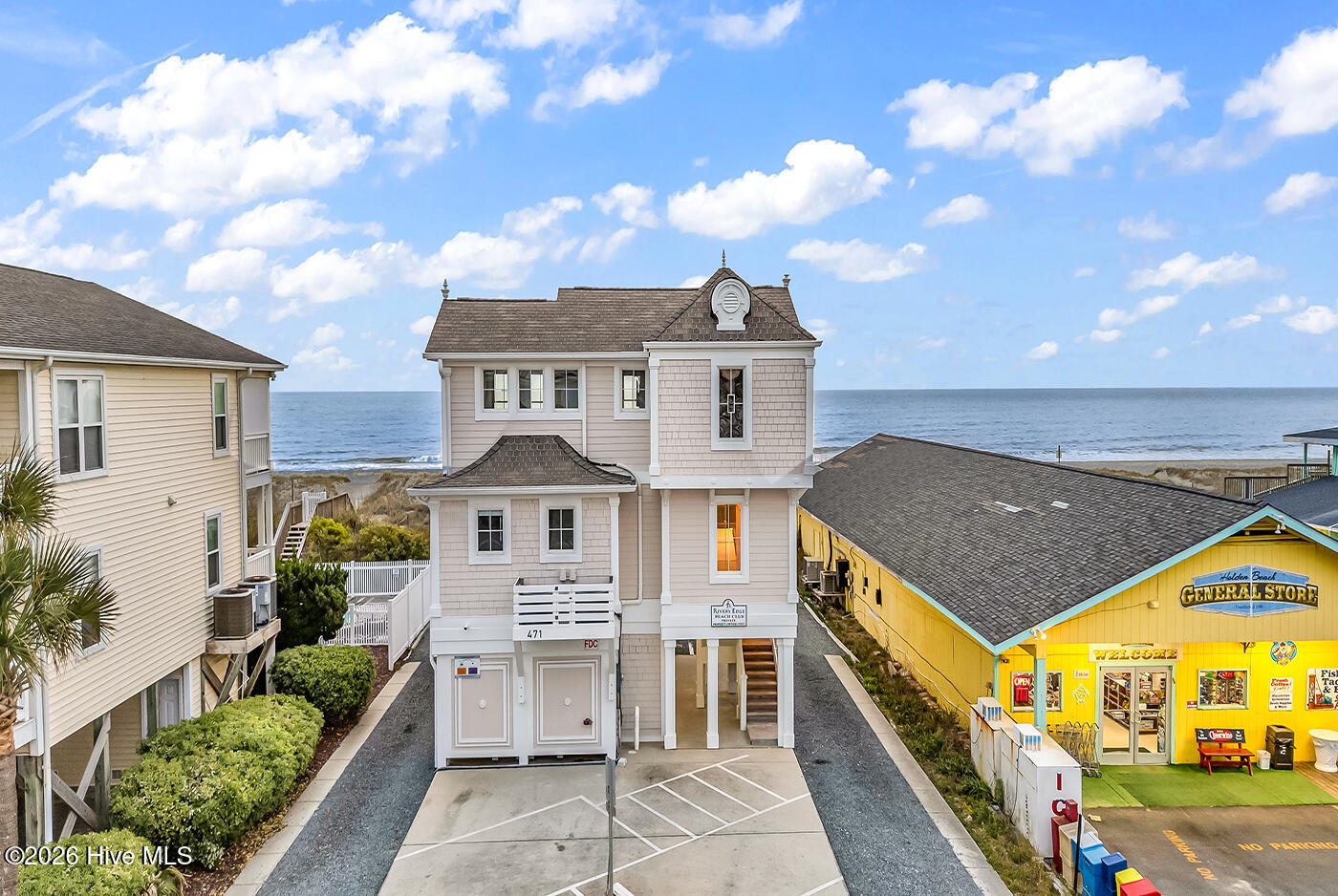 100566110 | Photo 60