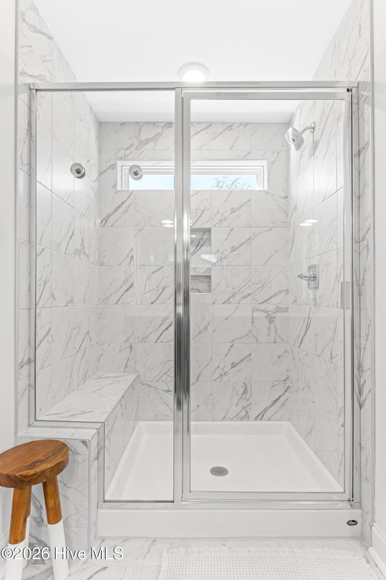 100547333 | Photo 34