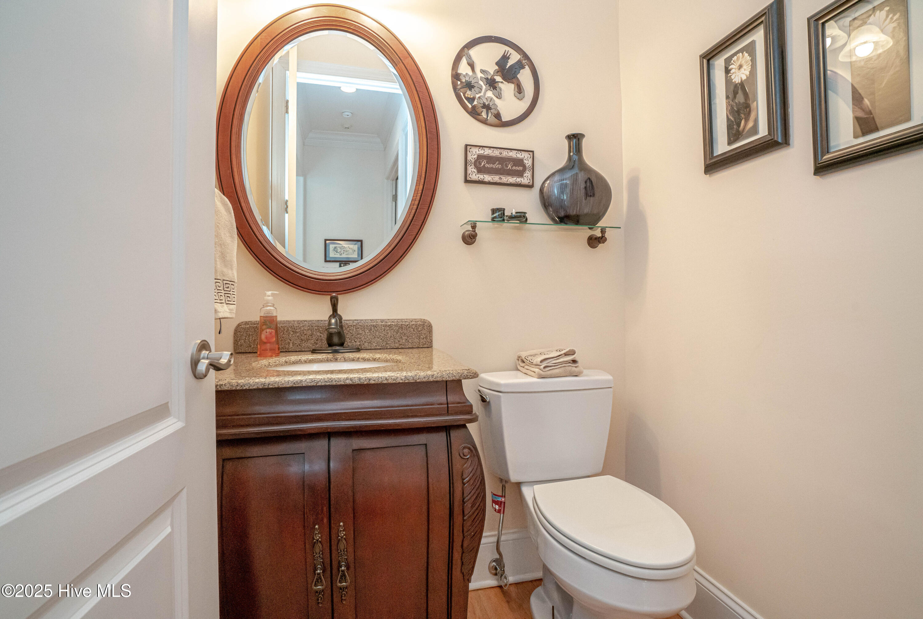 100549675 | Photo 15