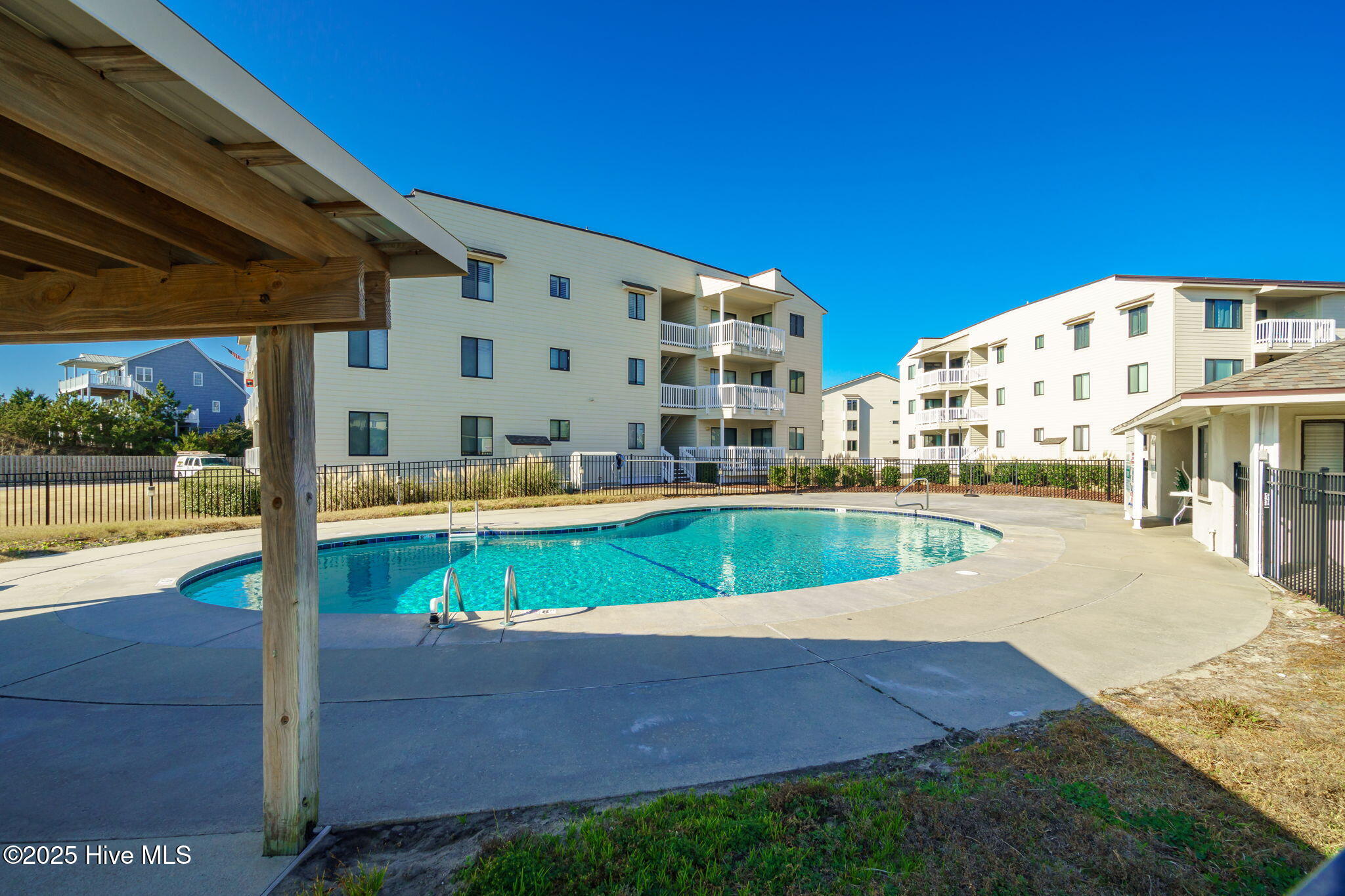 100490191 | Photo 37