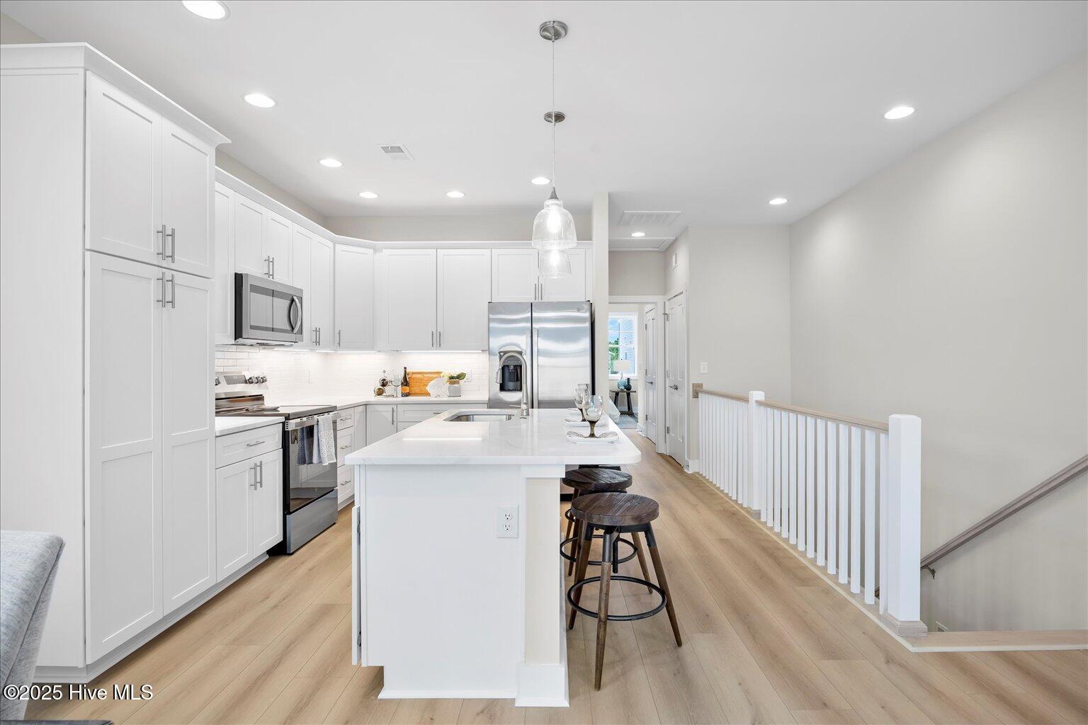 100515408 | Photo 11