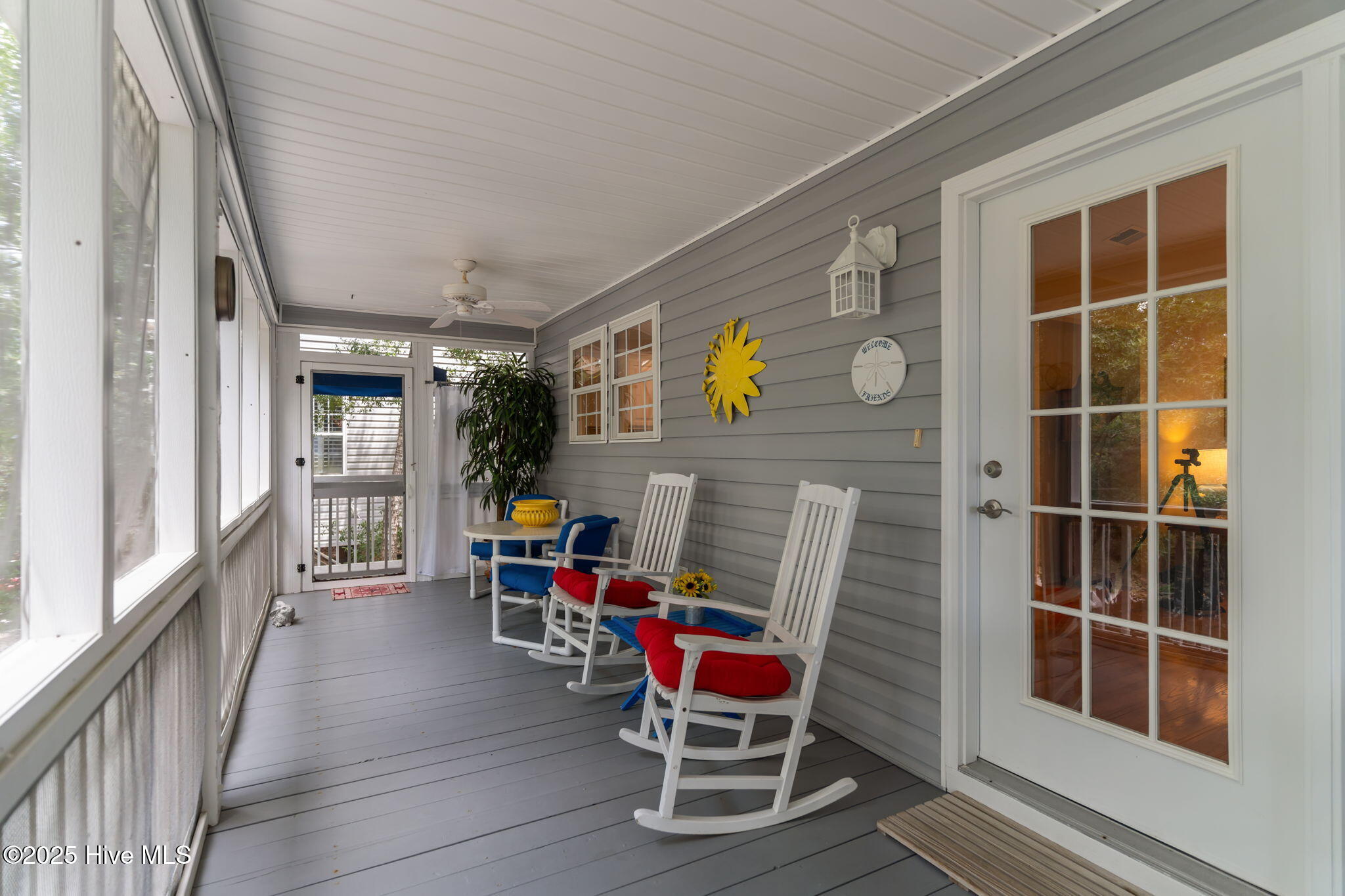 100521042 | Photo 10