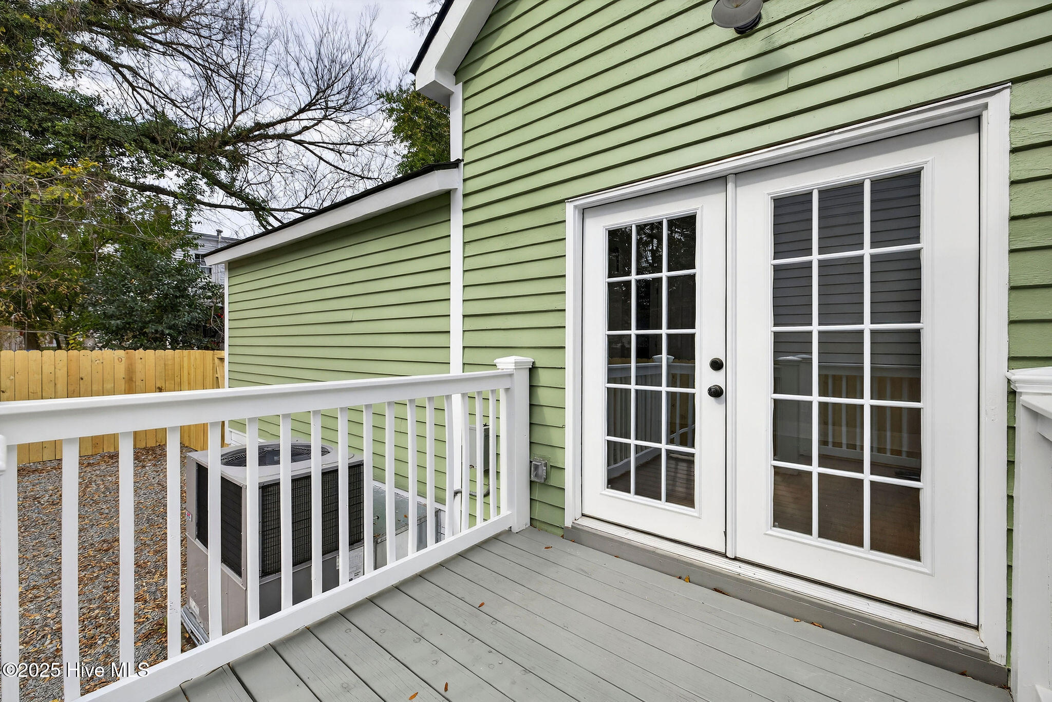 100537754 | Photo 34